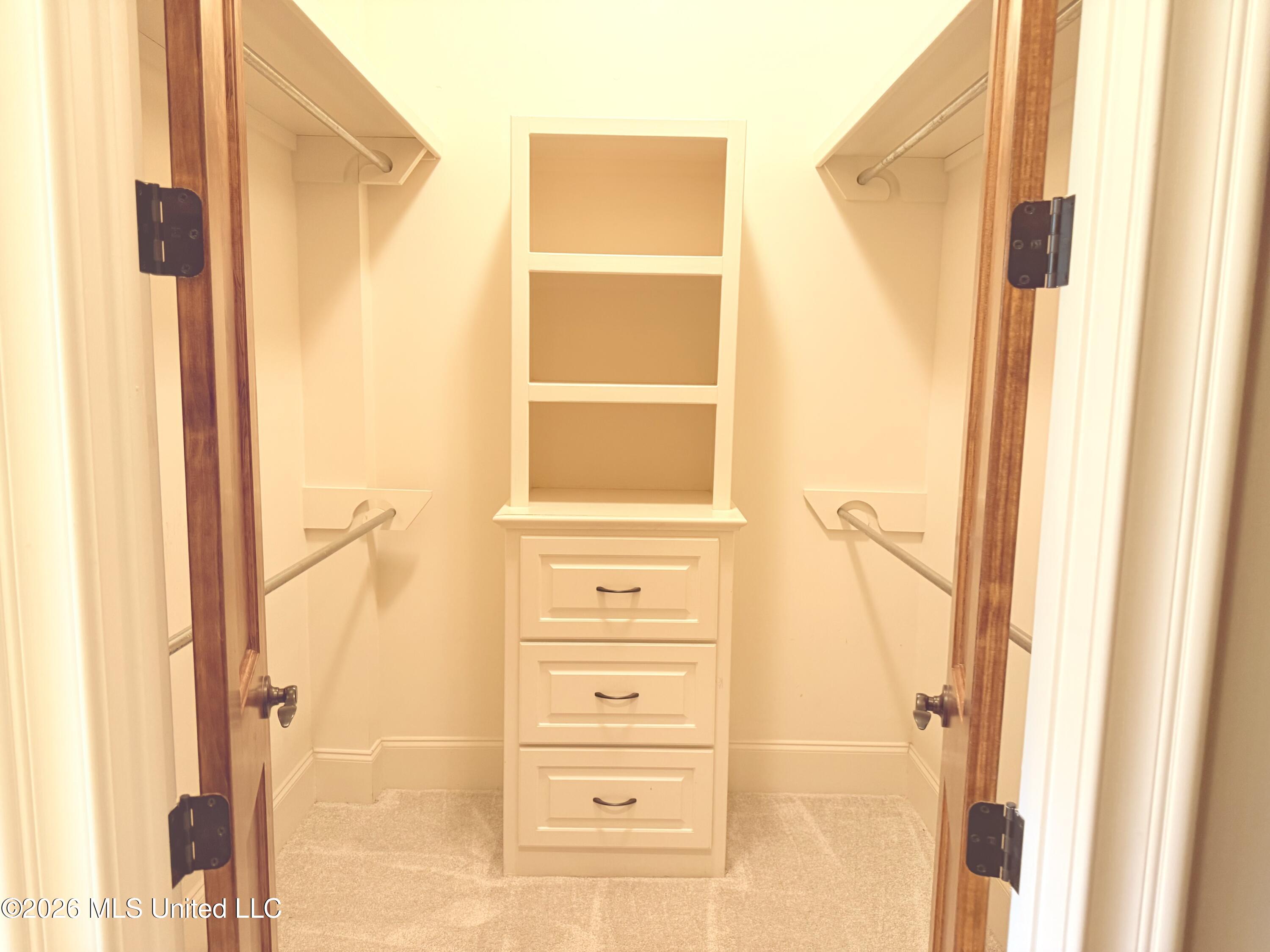 501 Newbury Drive Property Photo 21