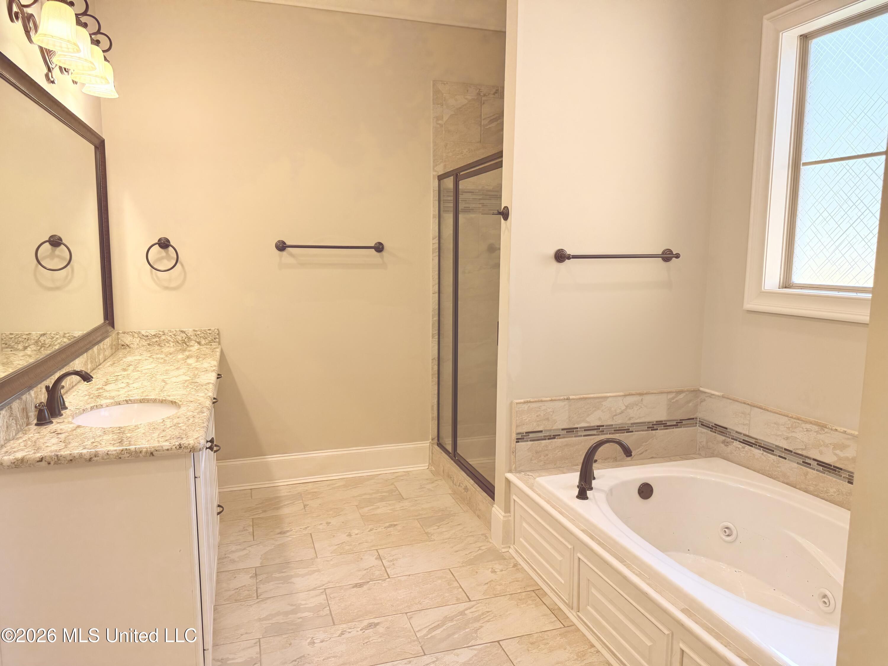 501 Newbury Drive Property Photo 23