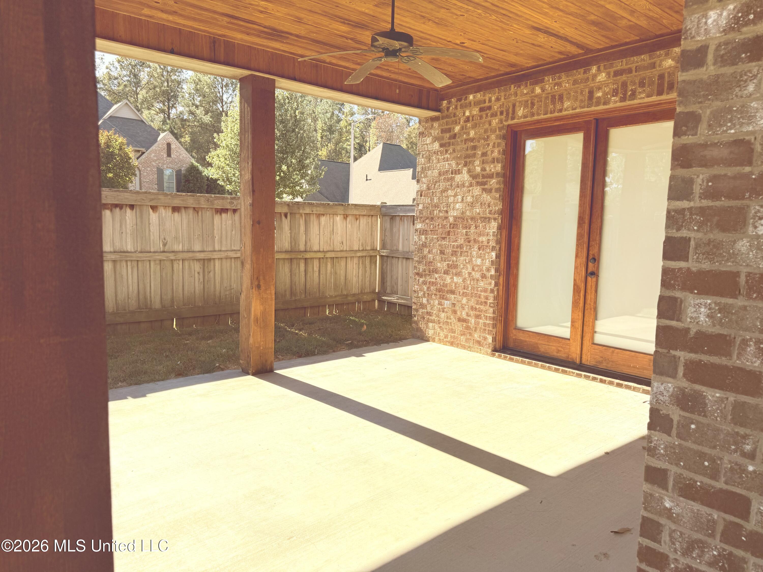 501 Newbury Drive Property Photo 25
