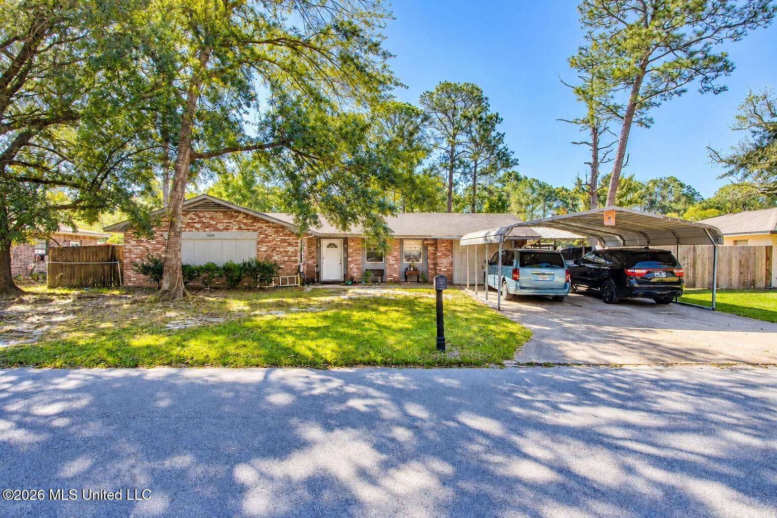 1509 Riverside Drive Property Photo 1