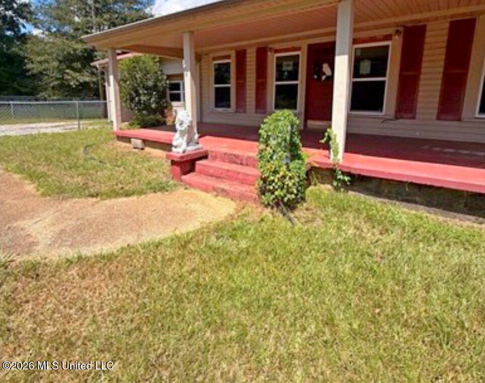 16063 E Highway 16 Property Photo 2