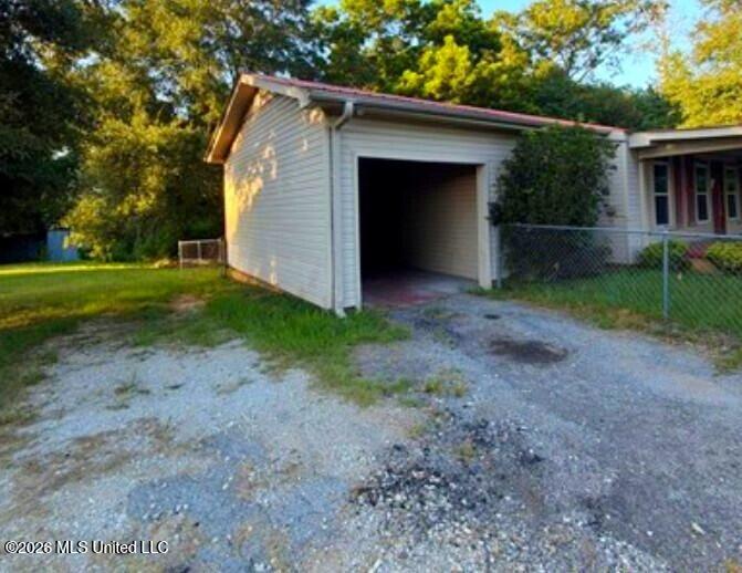 16063 E Highway 16 Property Photo 11