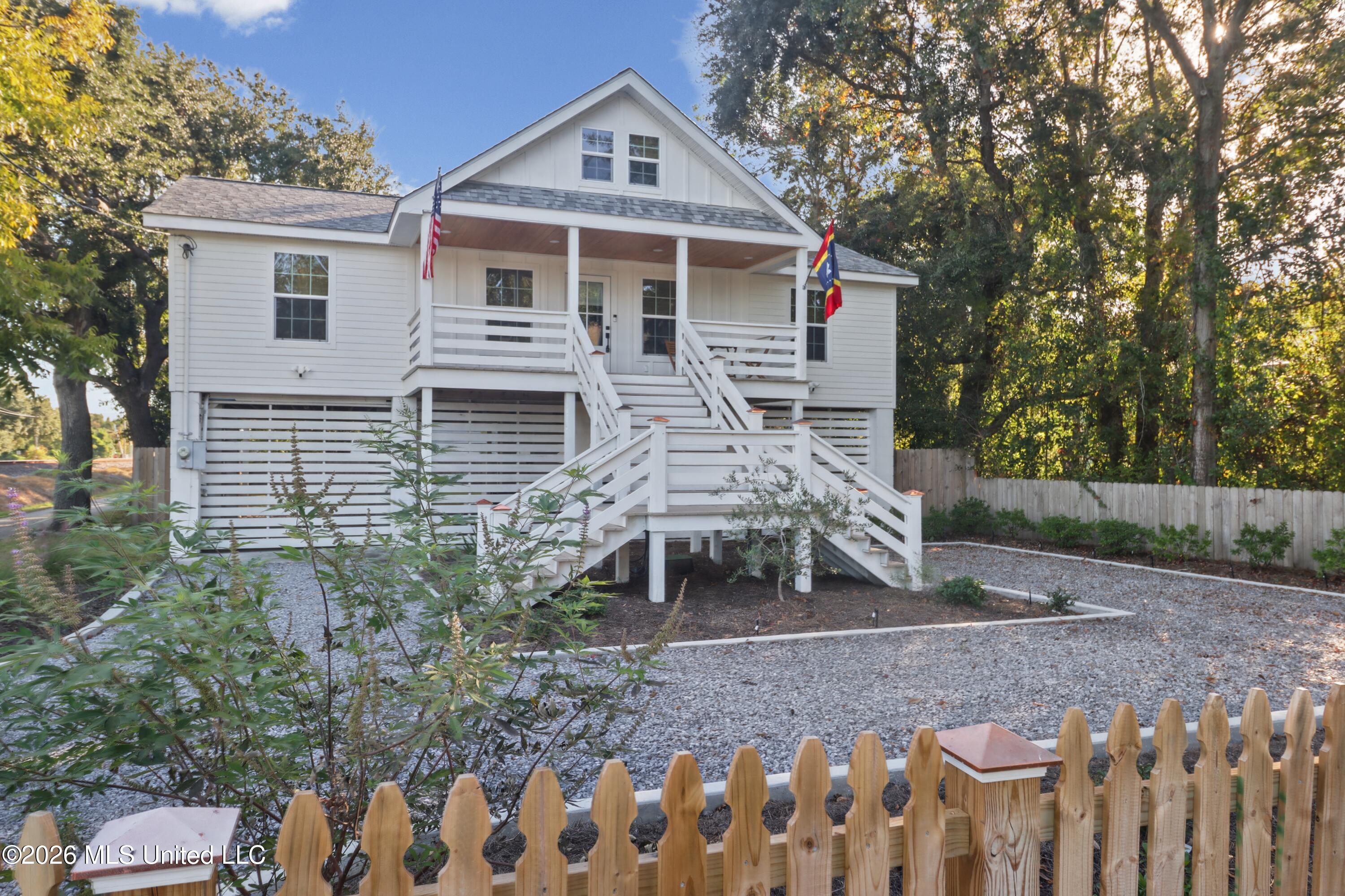 260 Hiern Avenue Property Photo 3
