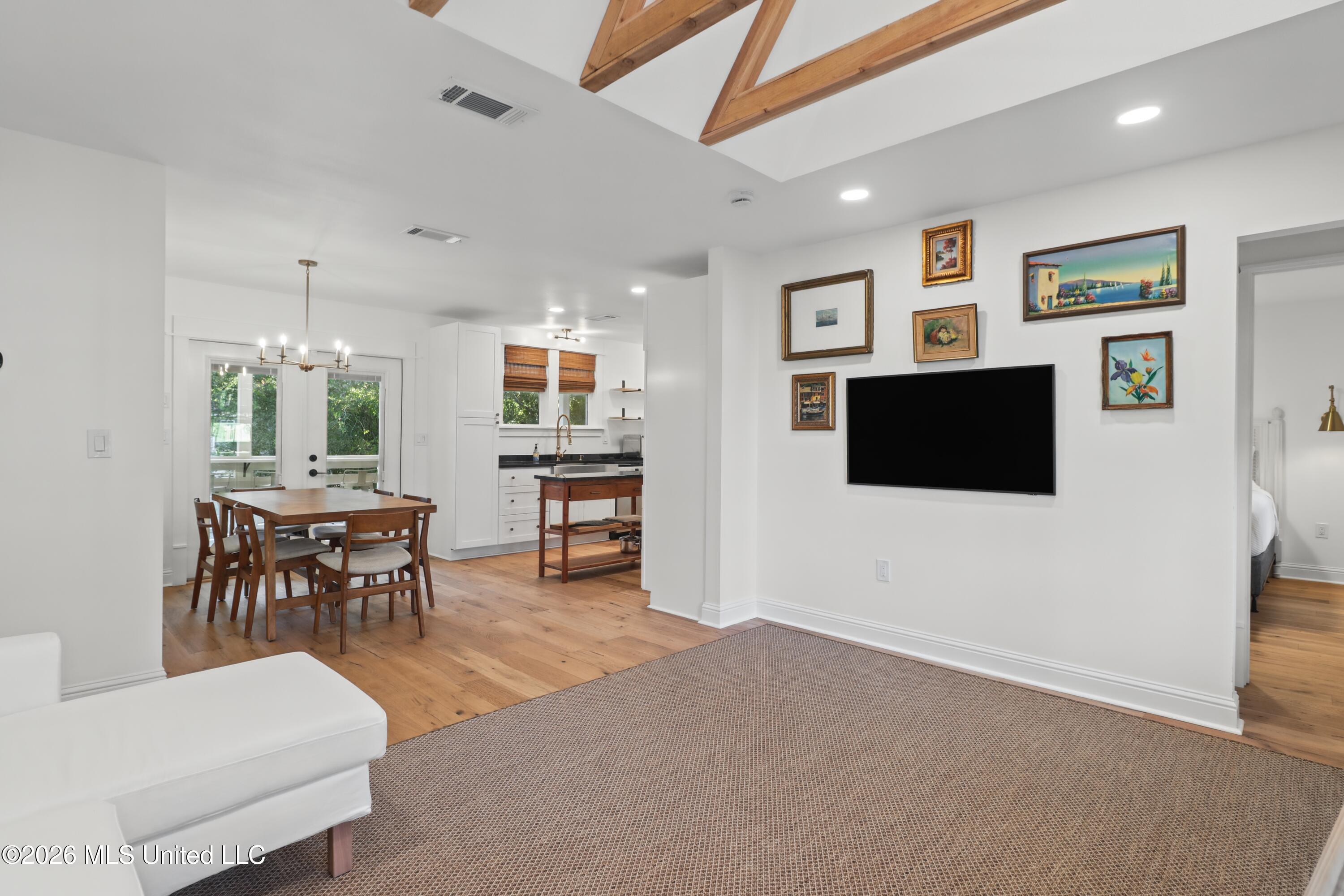 260 Hiern Avenue Property Photo 8
