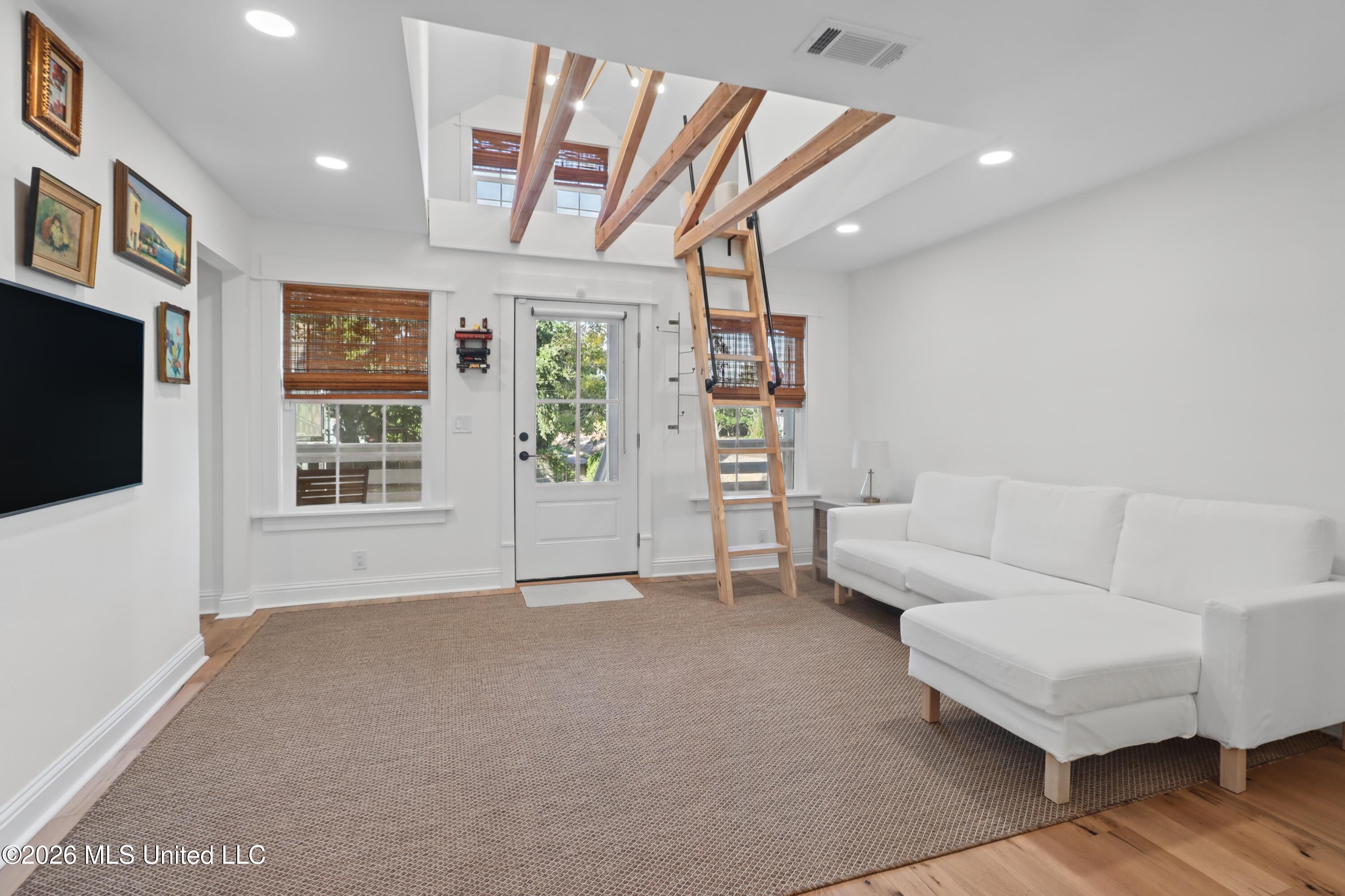 260 Hiern Avenue Property Photo 10