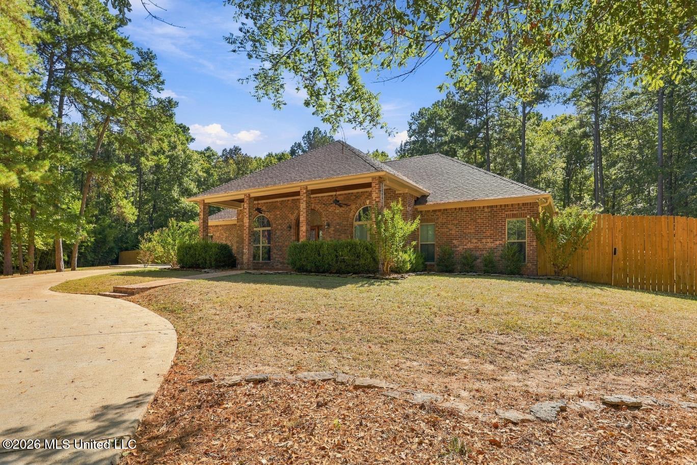 500 Chuck Wagon Drive Property Photo 2