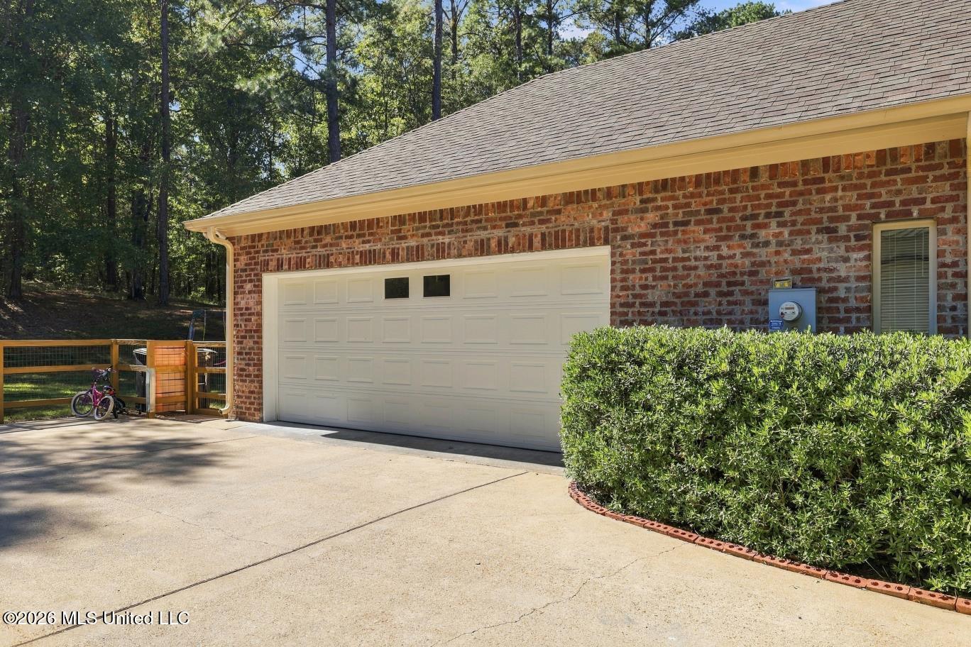 500 Chuck Wagon Drive Property Photo 6