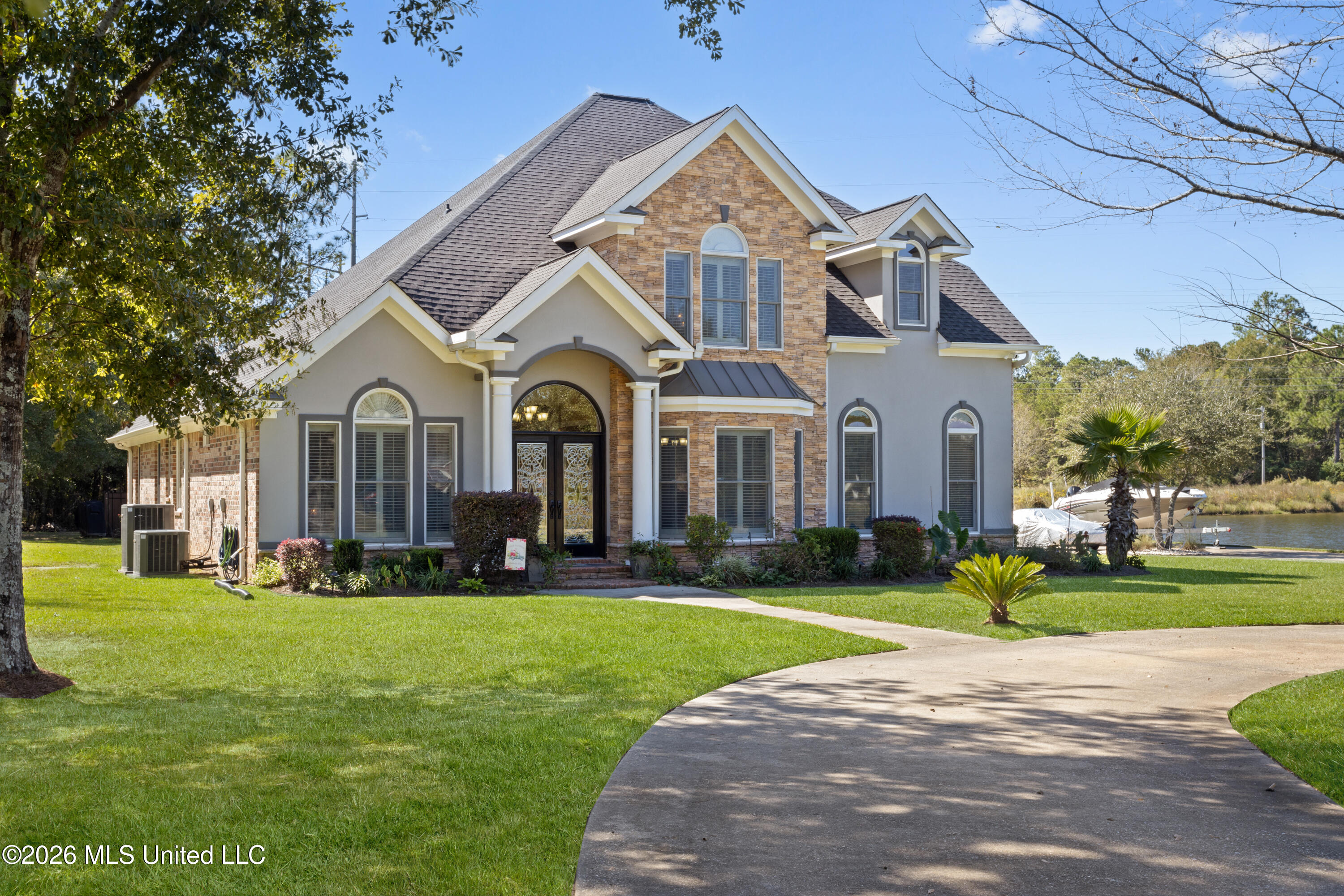 12555 S Lake Forest Drive Property Photo 1