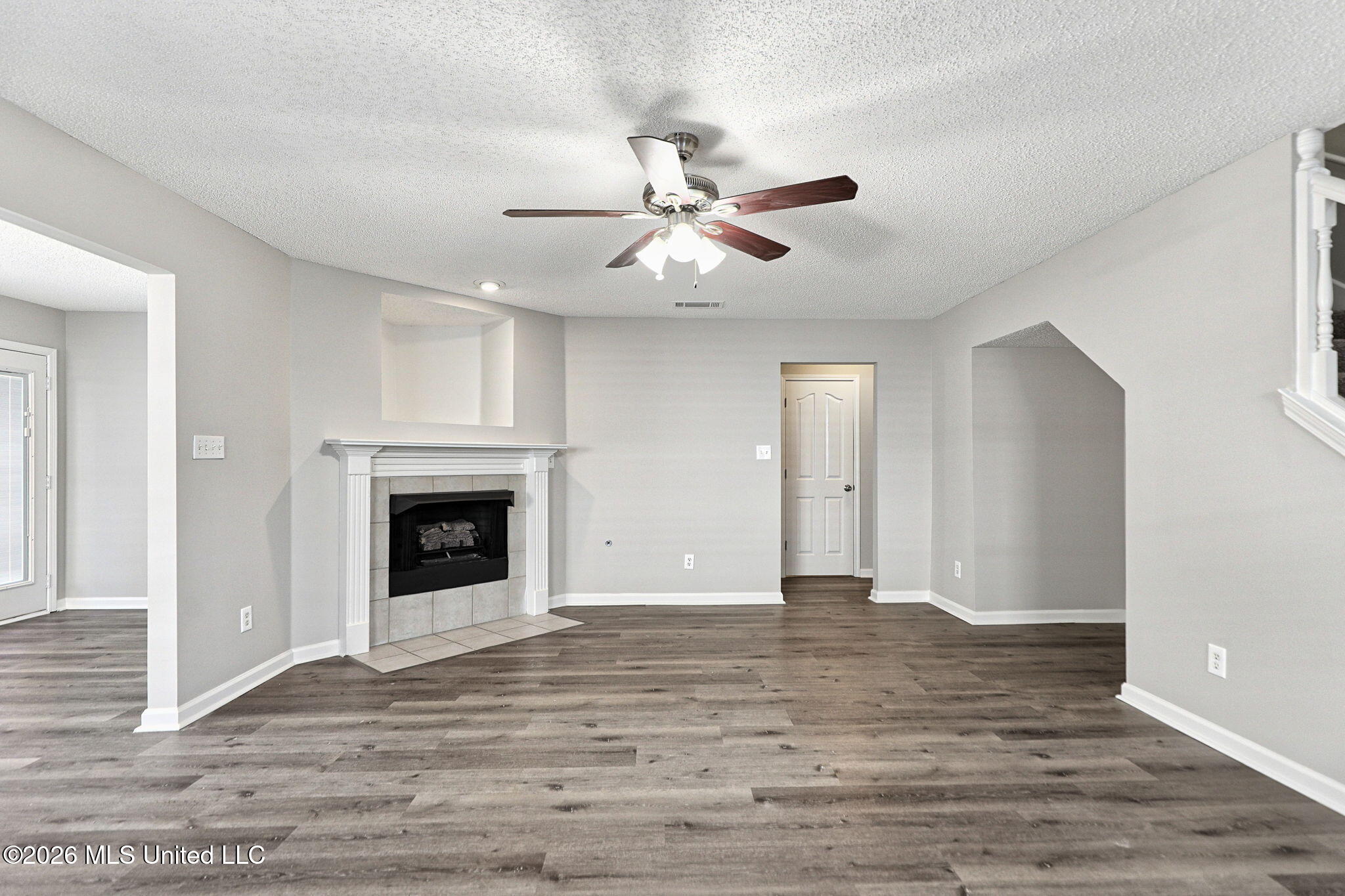 4834 Graham Lake Drive Property Photo 2