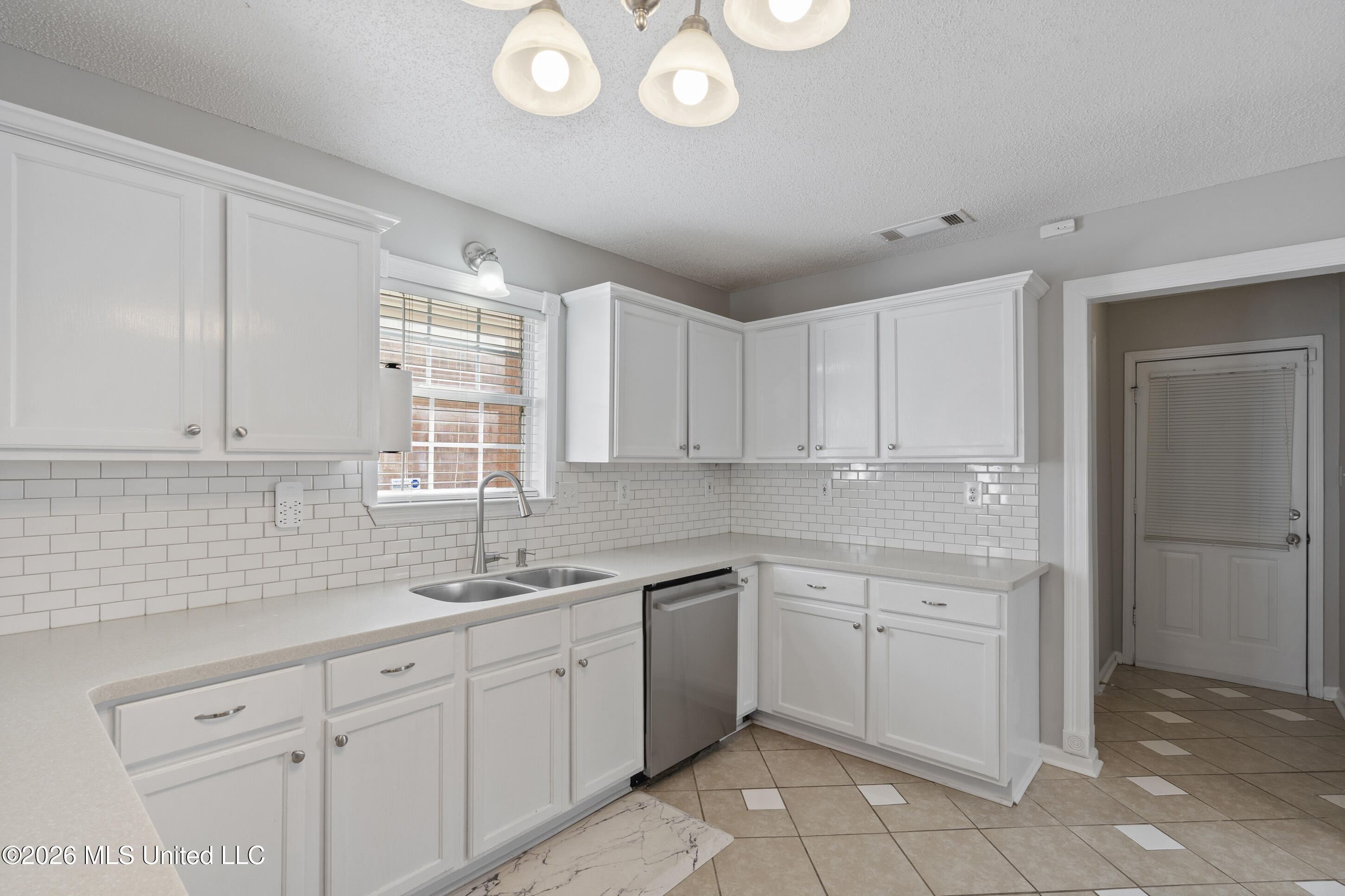 4930 Graham Lake Drive Property Photo 10