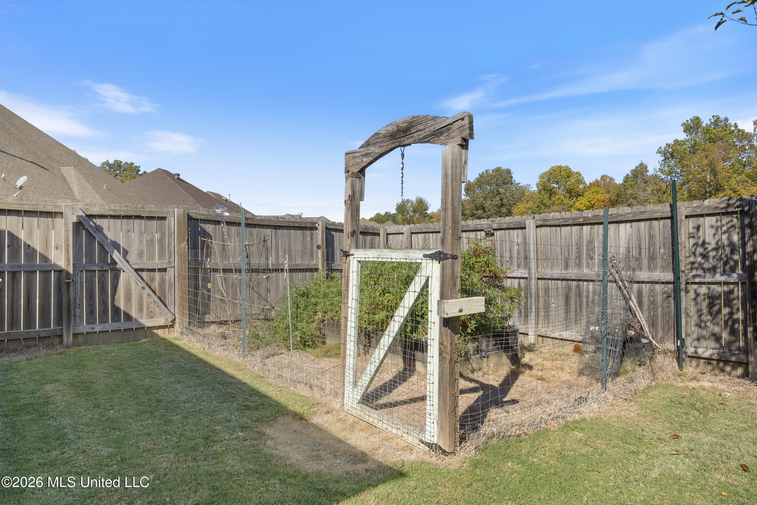 4930 Graham Lake Drive Property Photo 29