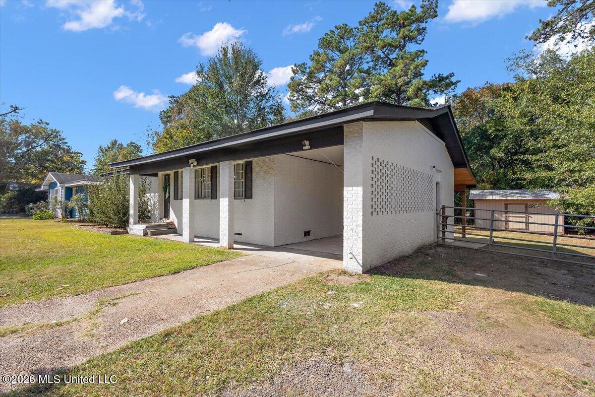 116 S Bennett Street Property Photo 2