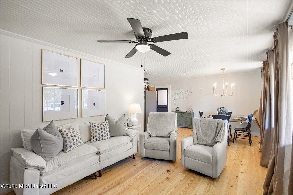 116 S Bennett Street Property Photo 3