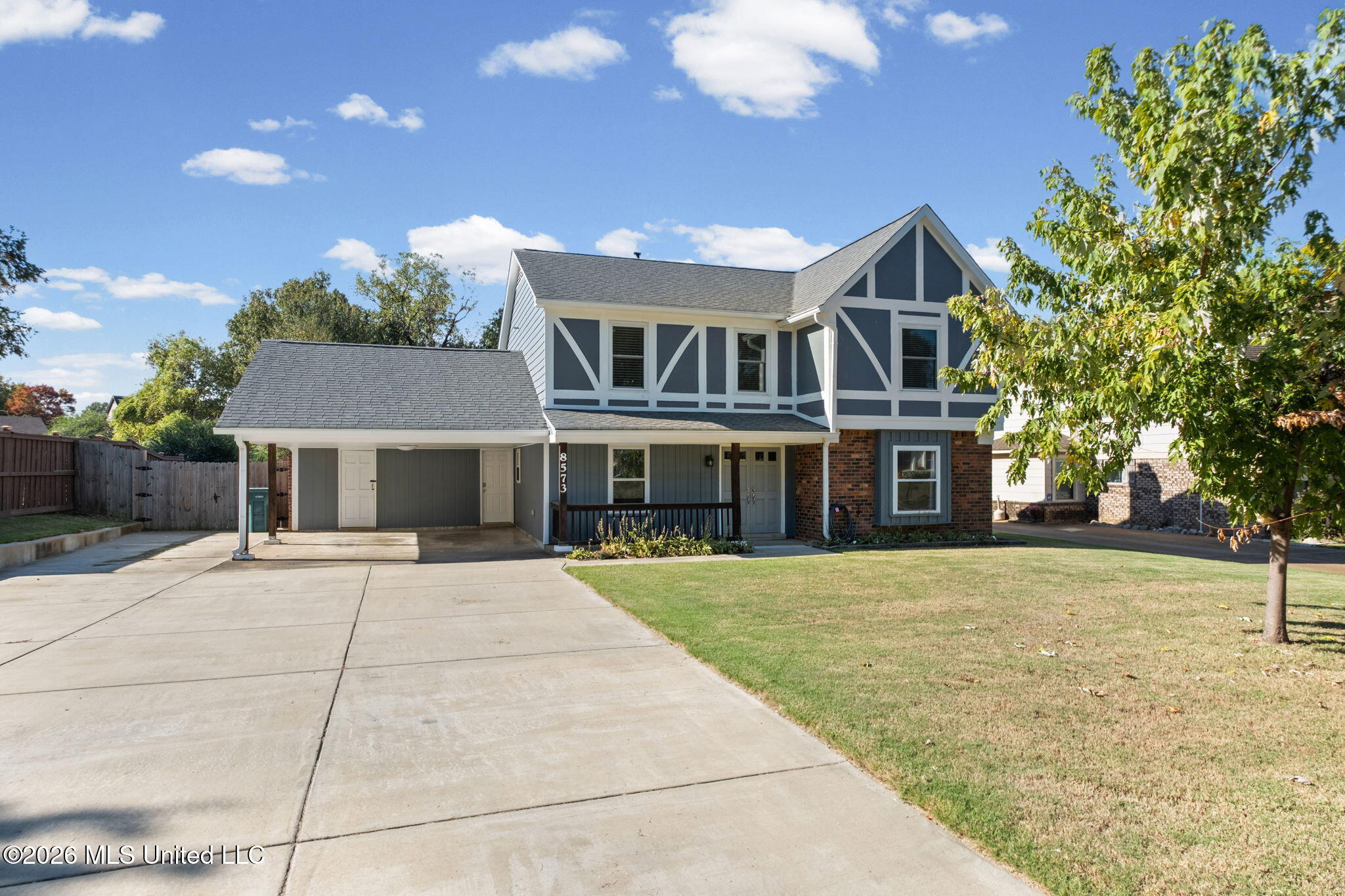 8573 W Lake Shore Drive Property Photo 1