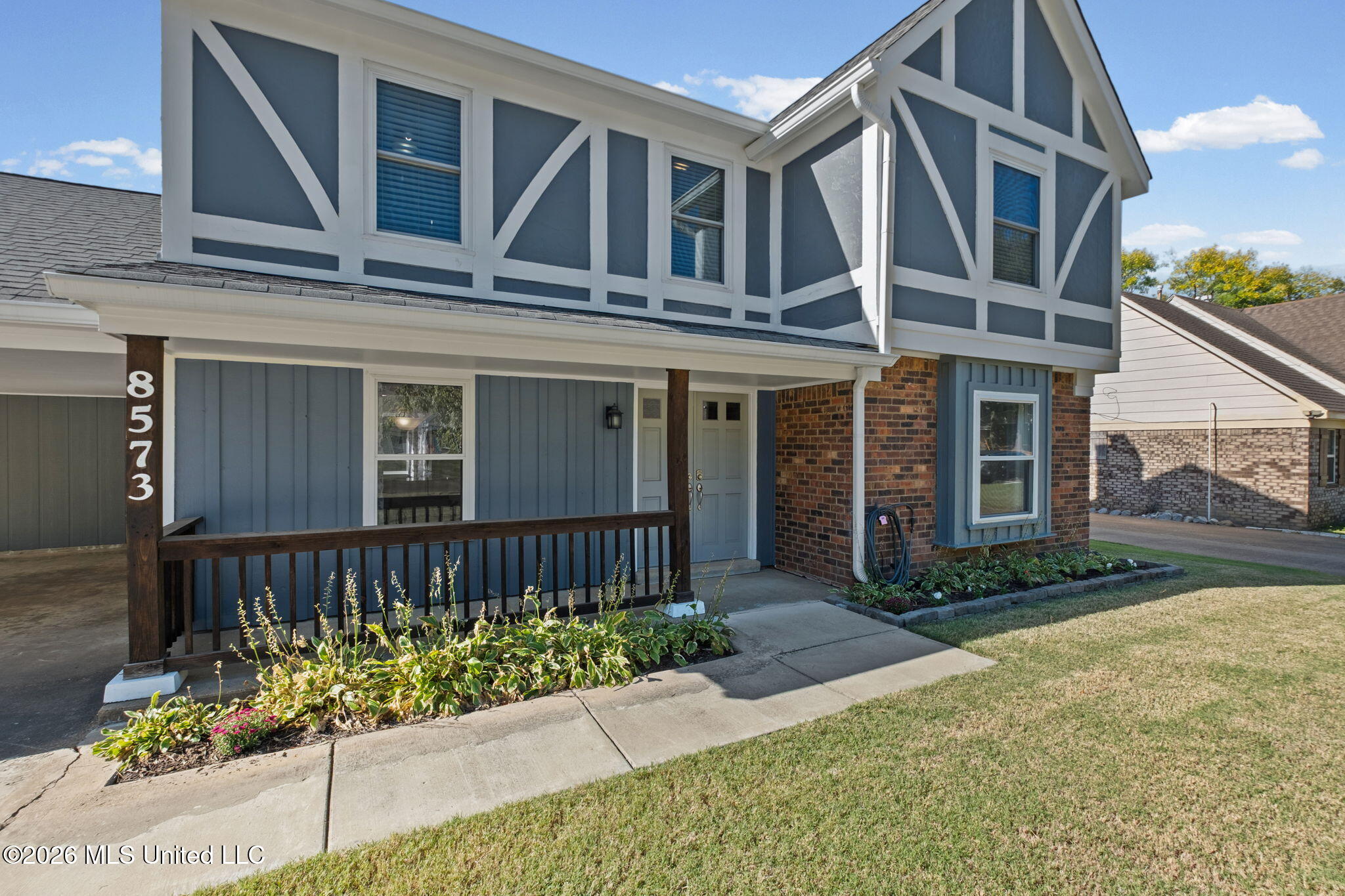 8573 W Lake Shore Drive Property Photo 3