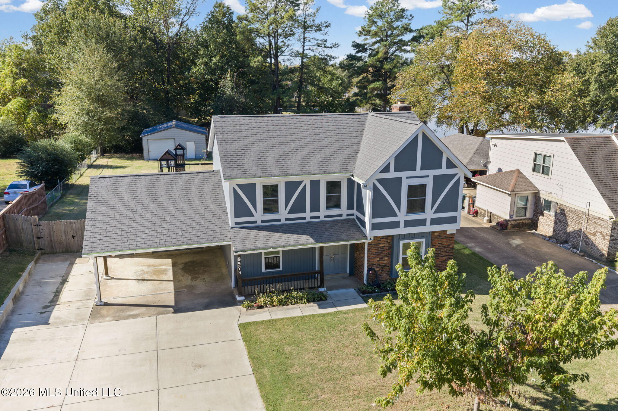 8573 W Lake Shore Drive Property Photo 4
