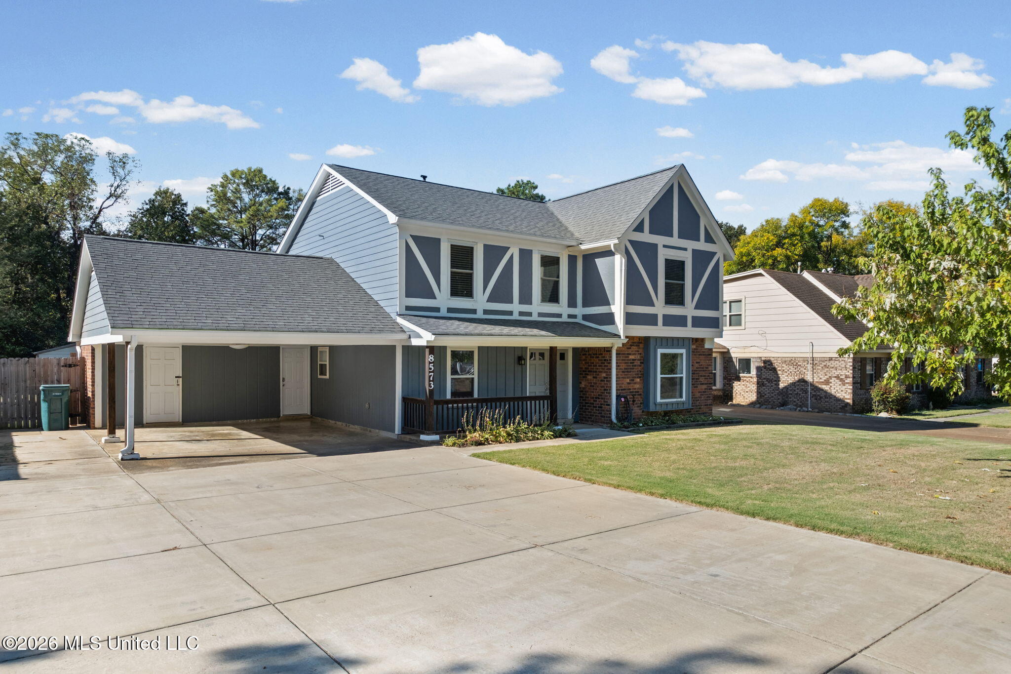 8573 W Lake Shore Drive Property Photo 5