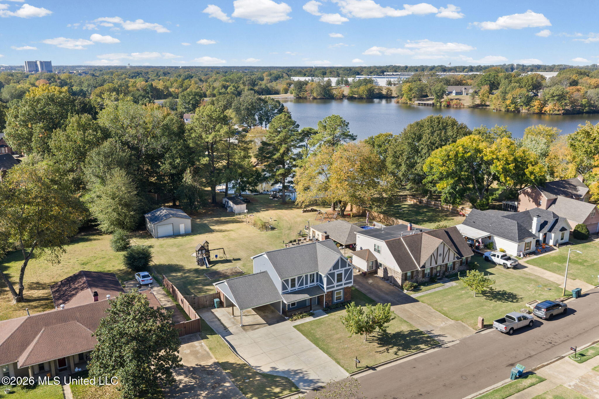 8573 W Lake Shore Drive Property Photo 8