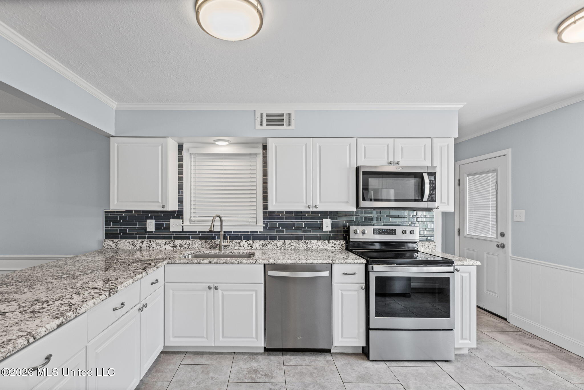 8573 W Lake Shore Drive Property Photo 20