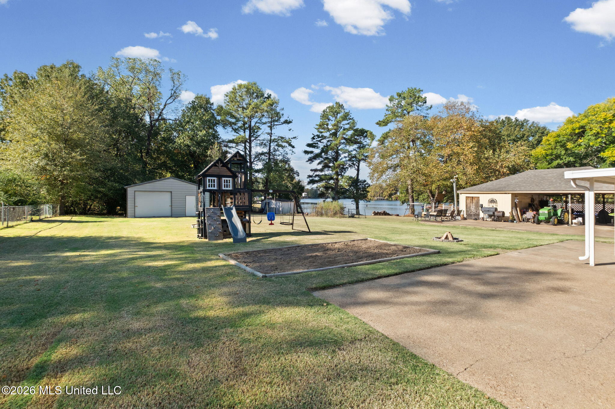 8573 W Lake Shore Drive Property Photo 51