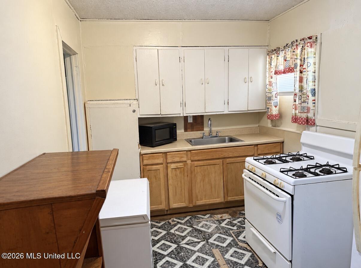 906 Manilla Property Photo 4