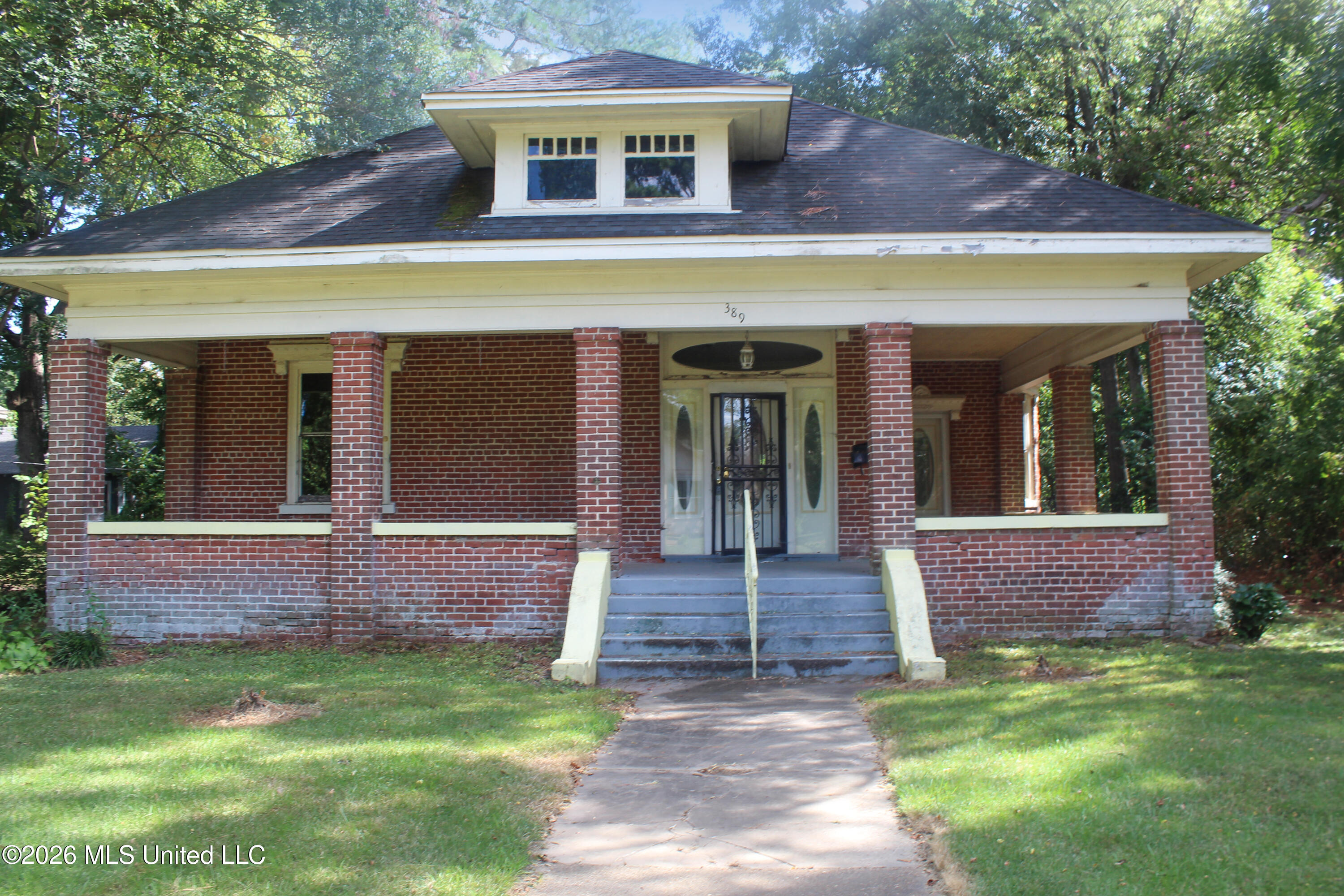 389 College Boulevard Property Photo 1