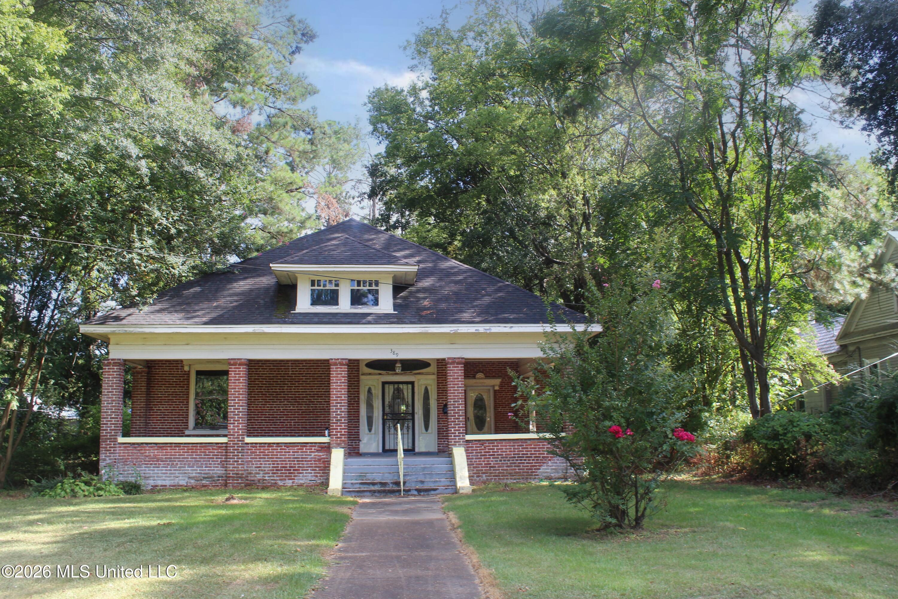 389 College Boulevard Property Photo 2