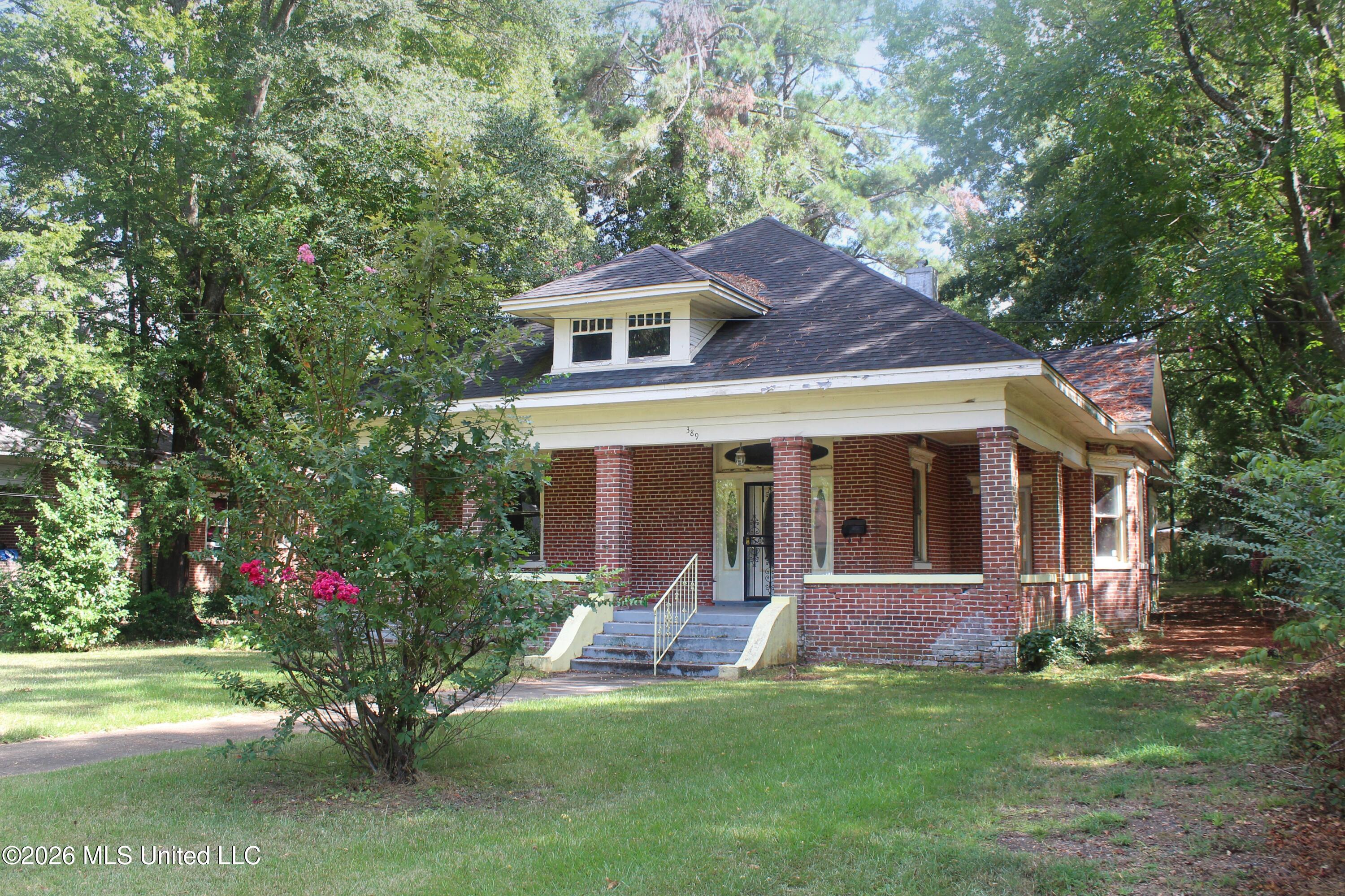 389 College Boulevard Property Photo 3