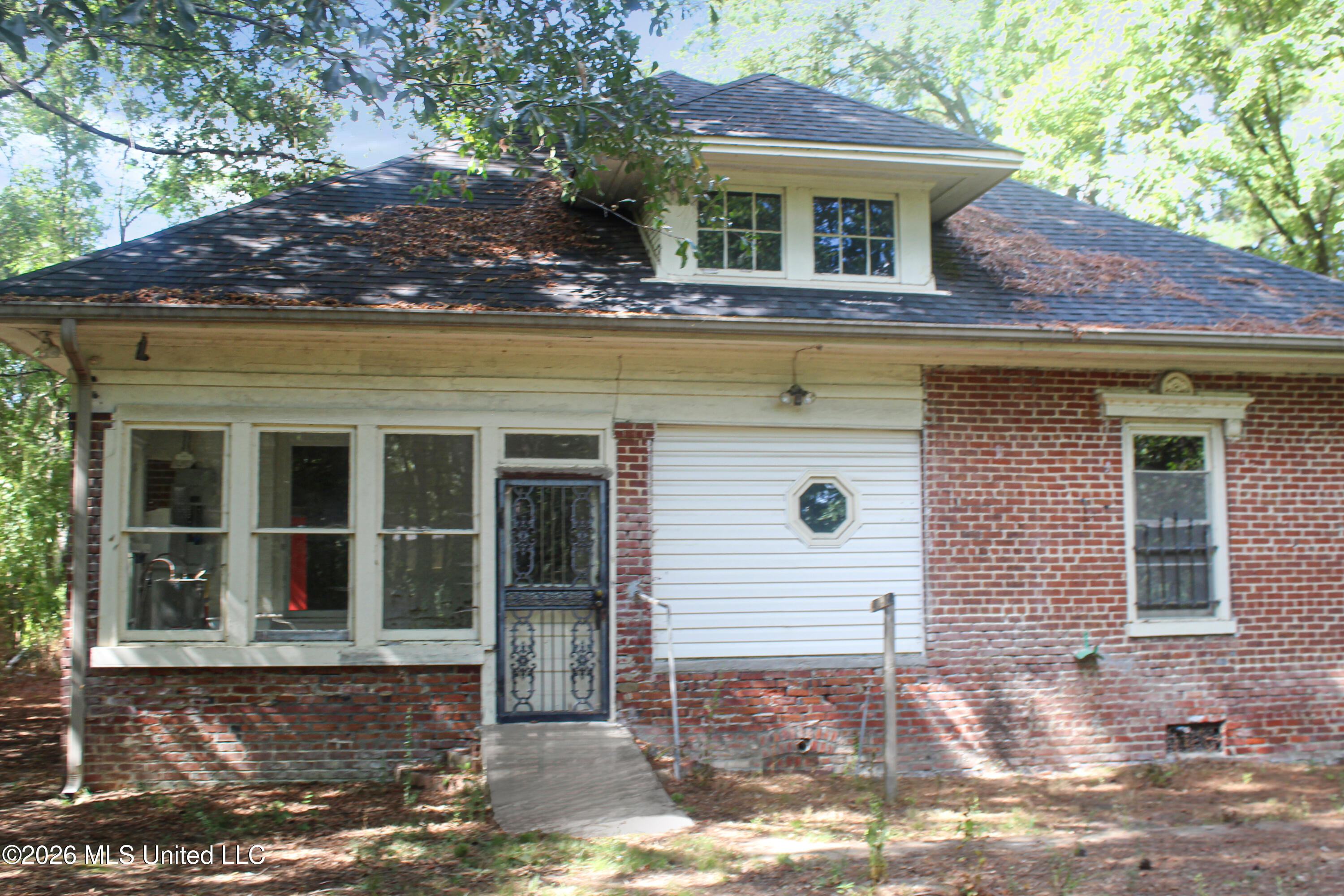 389 College Boulevard Property Photo 5