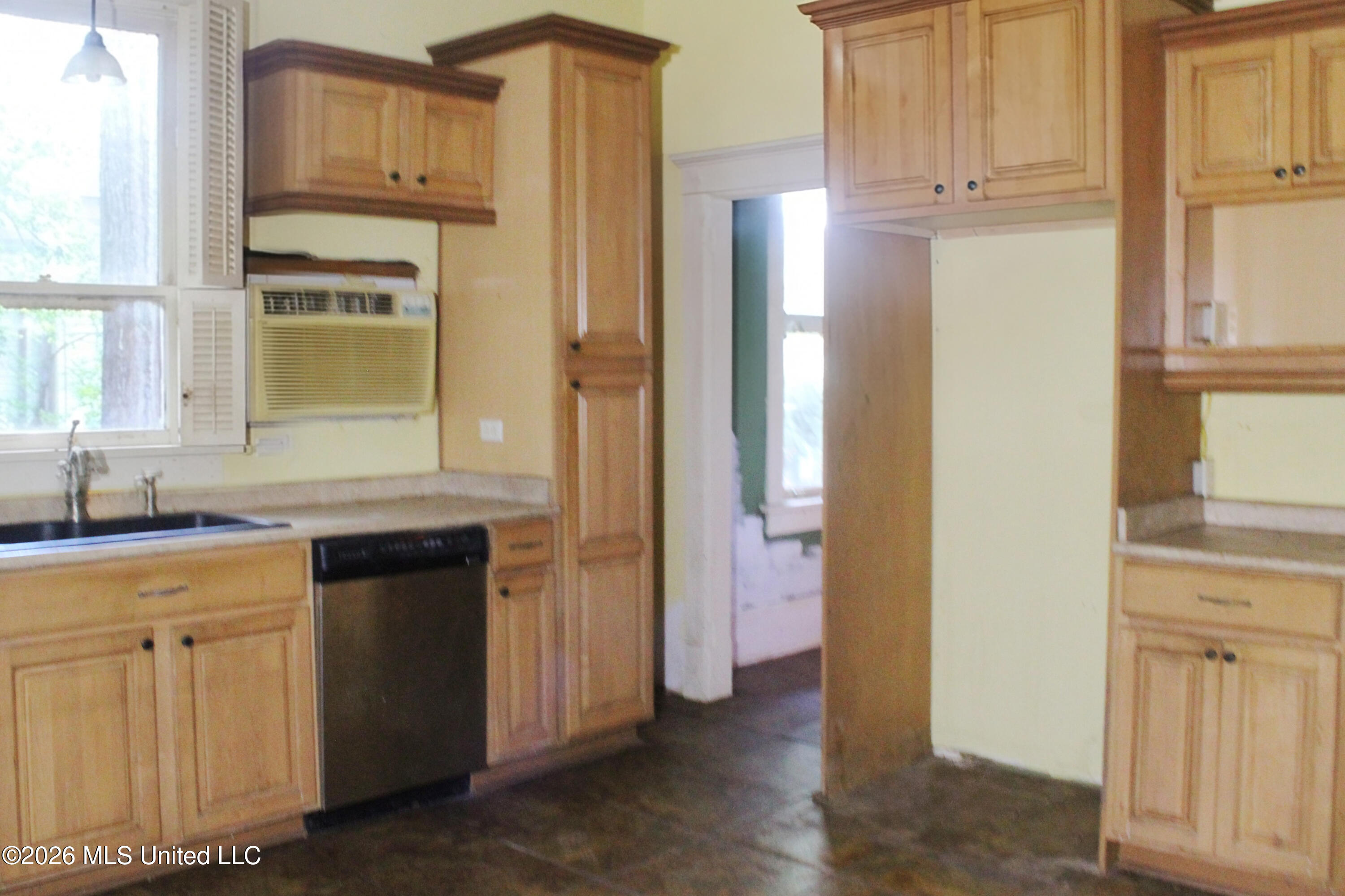 389 College Boulevard Property Photo 8