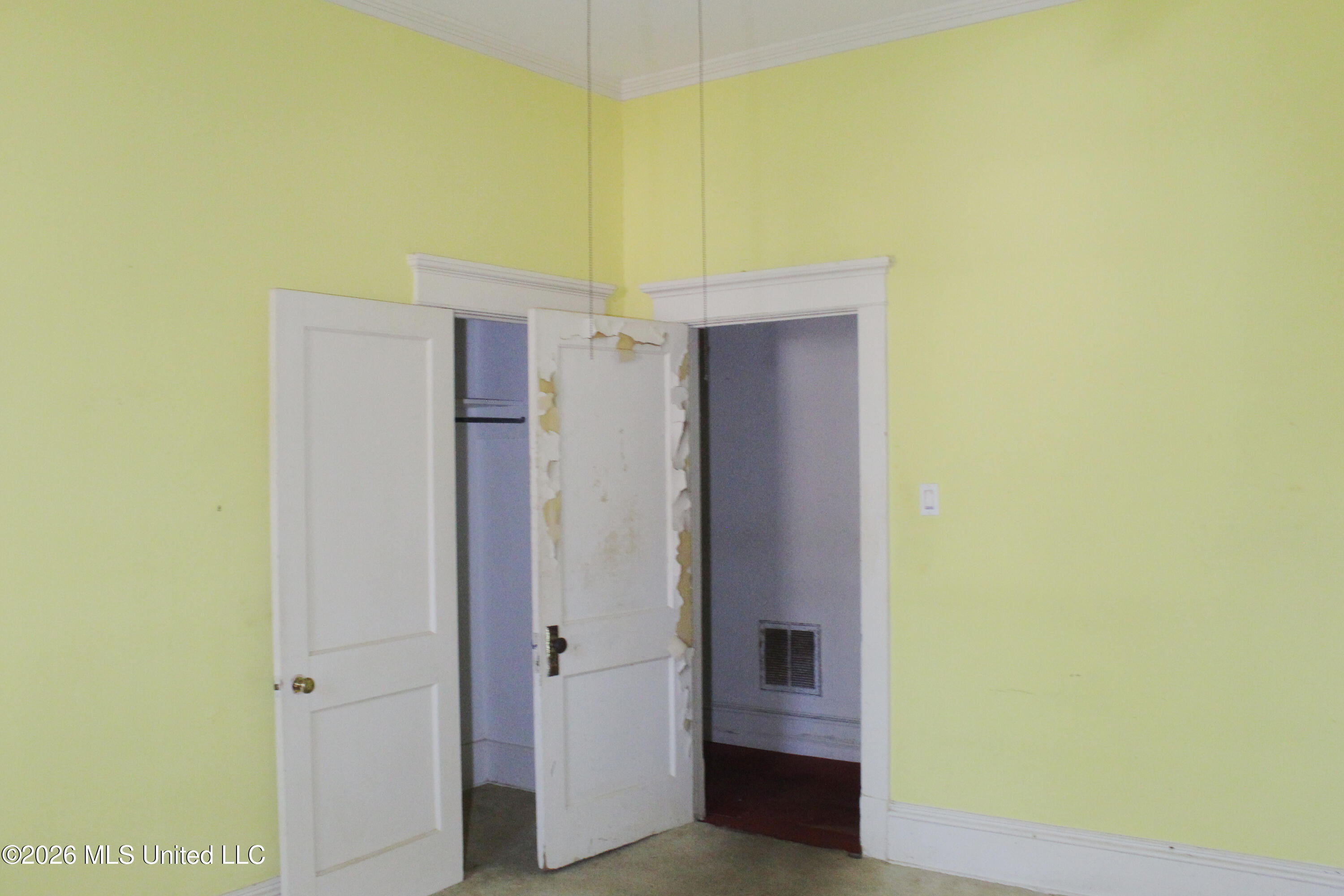 389 College Boulevard Property Photo 10