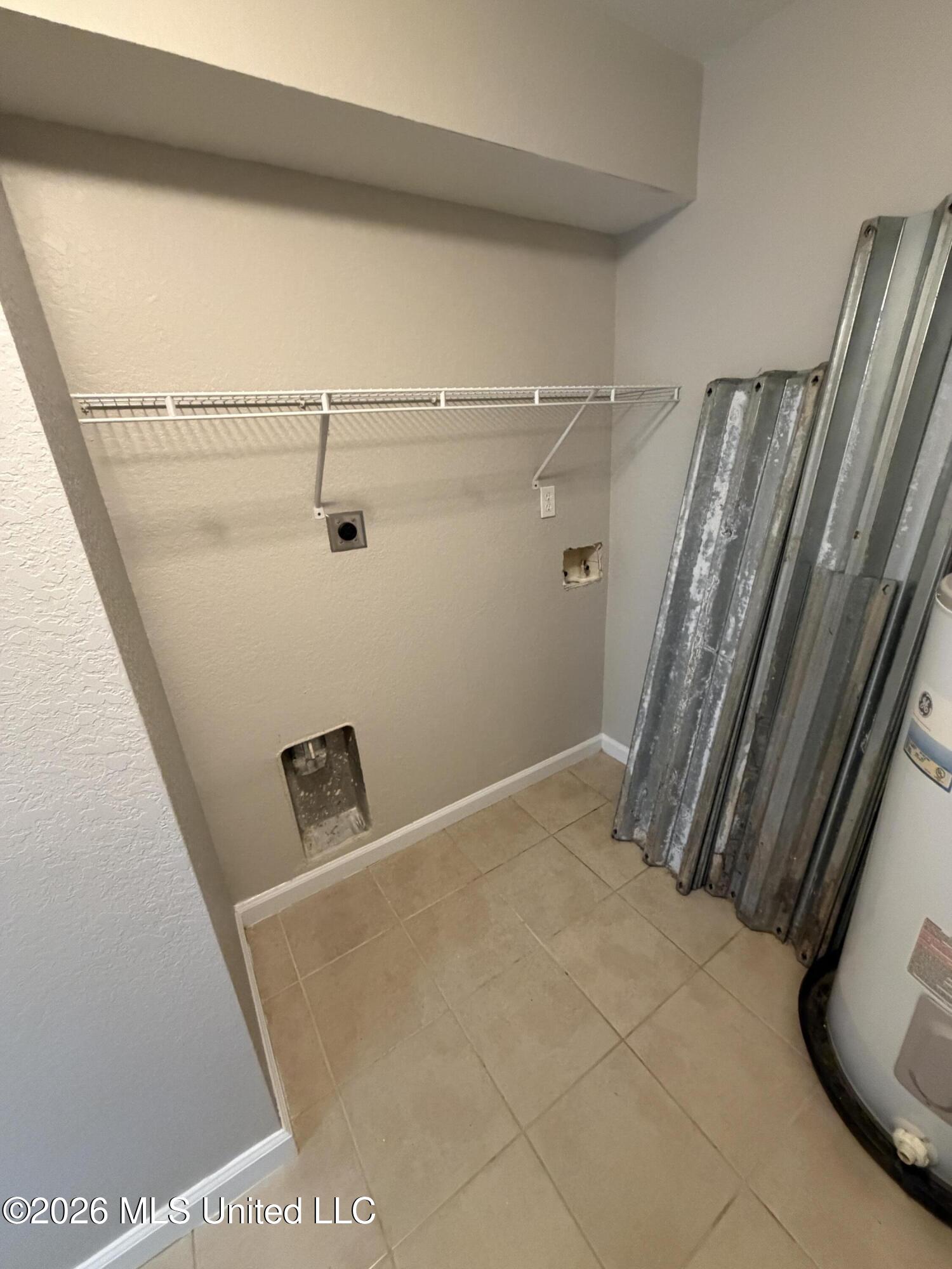 6041 W Carroll Street Property Photo 6
