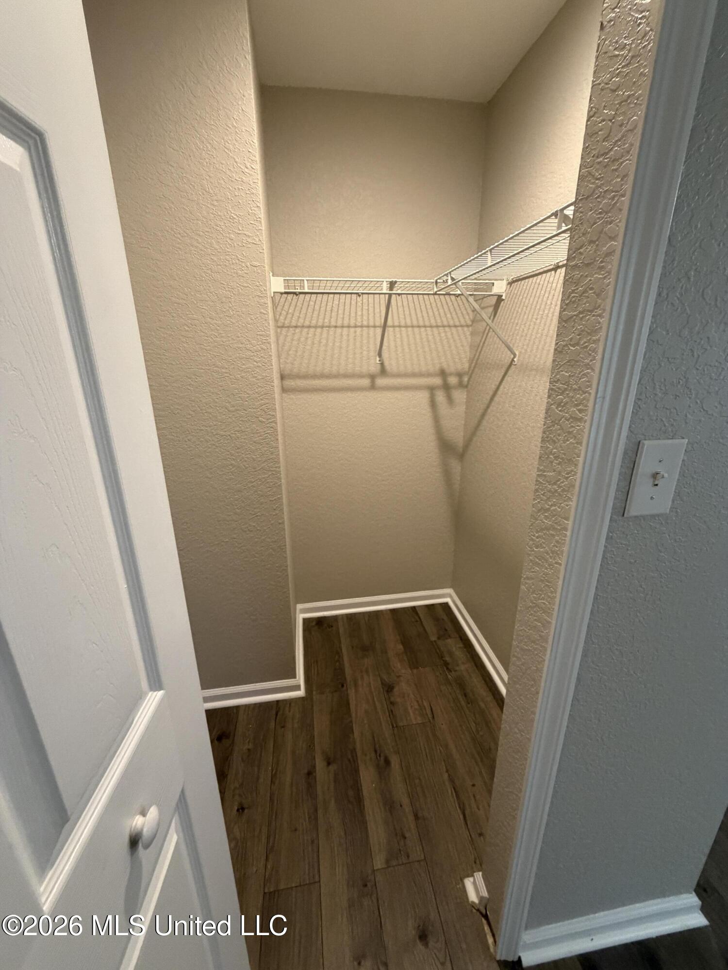 6041 W Carroll Street Property Photo 9