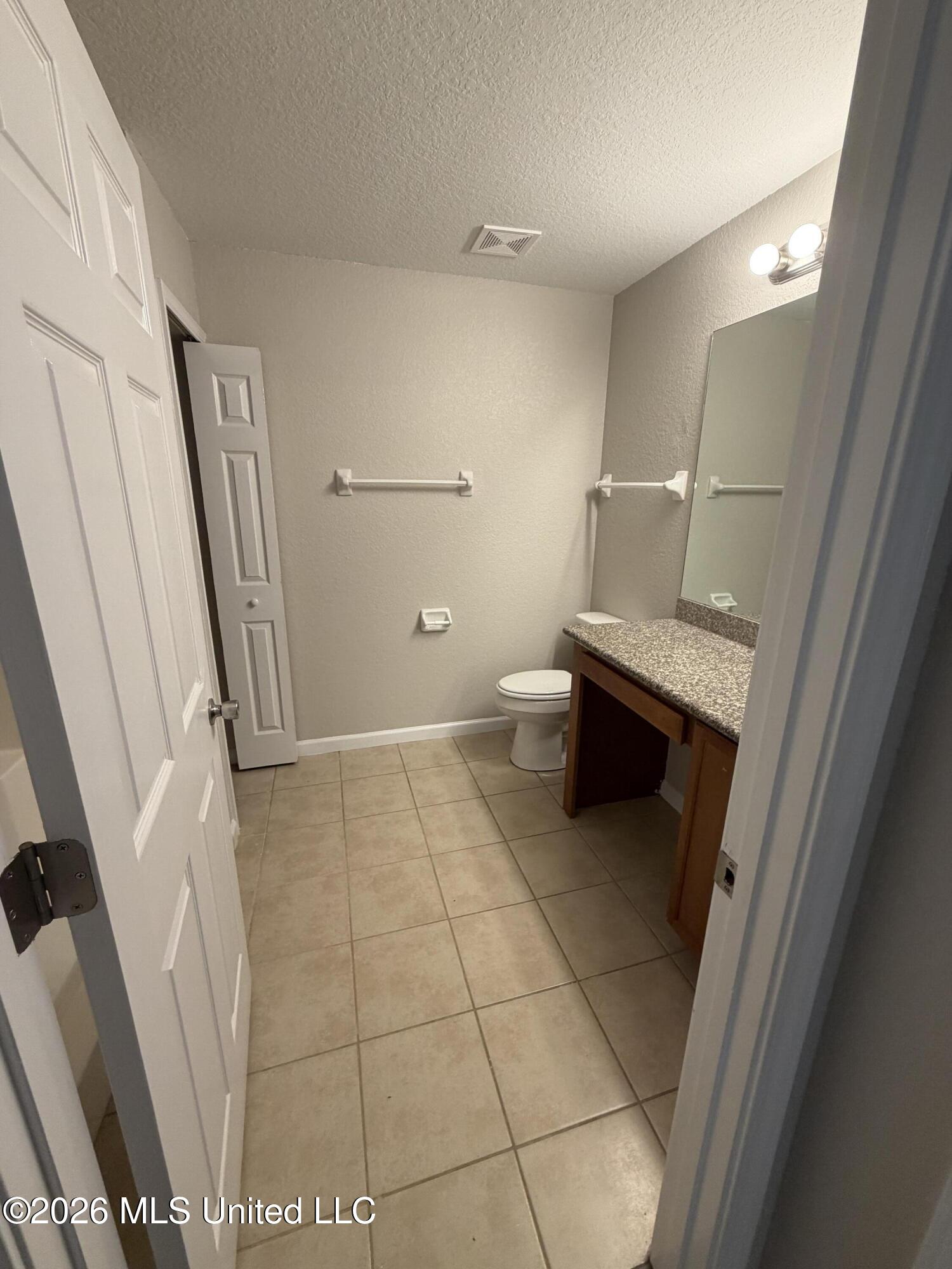 6041 W Carroll Street Property Photo 12