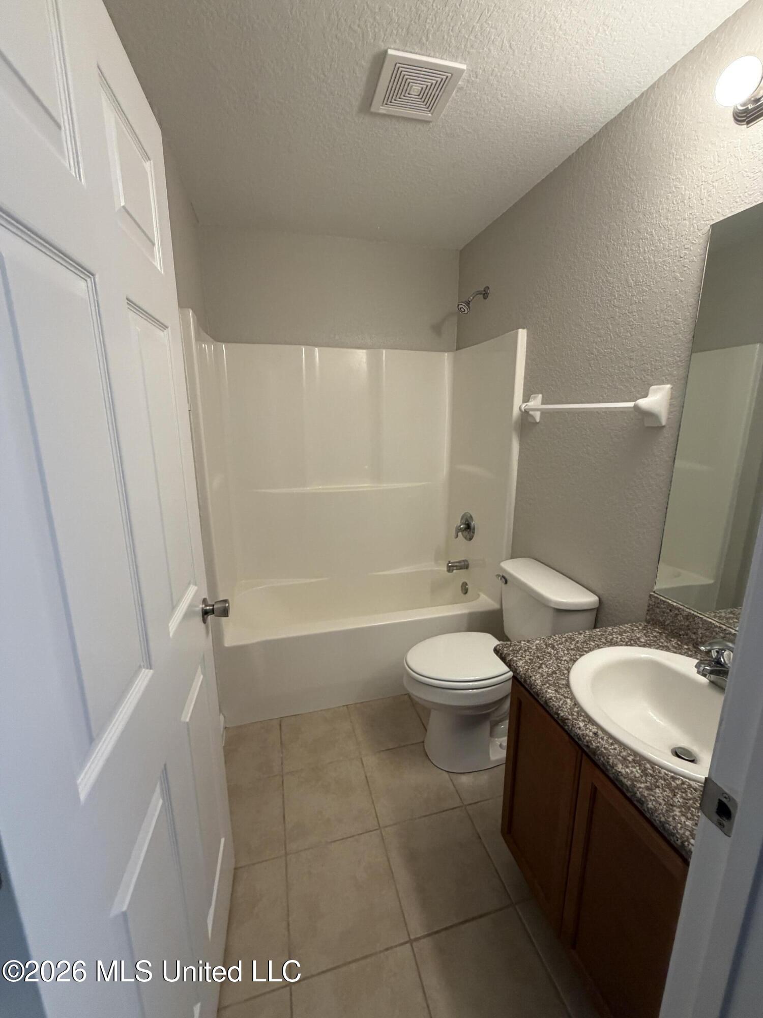 6041 W Carroll Street Property Photo 15