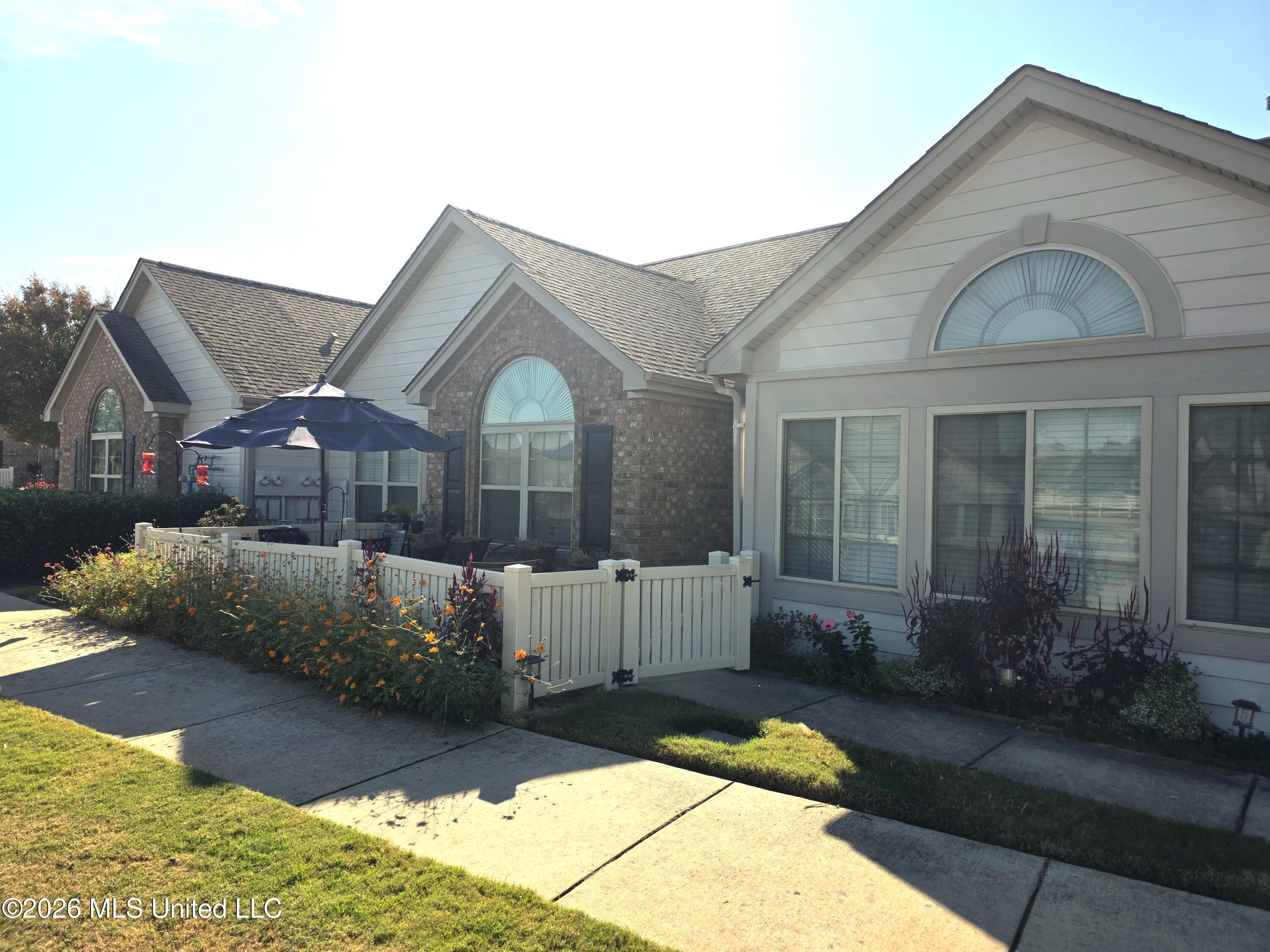 8699 Parkview Oaks Circle Property Photo 6