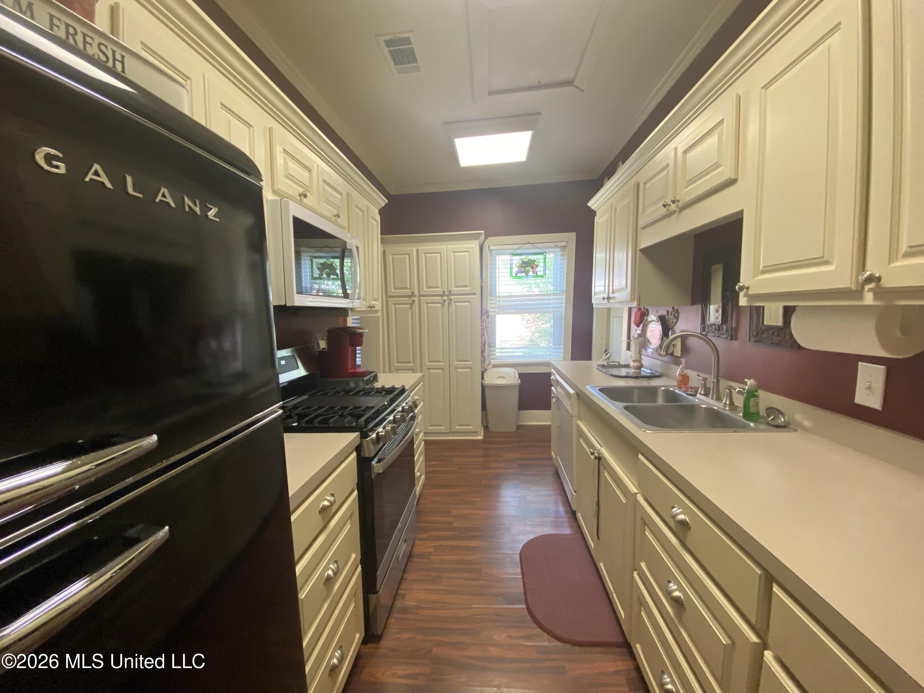 21 Florida Street Property Photo 12