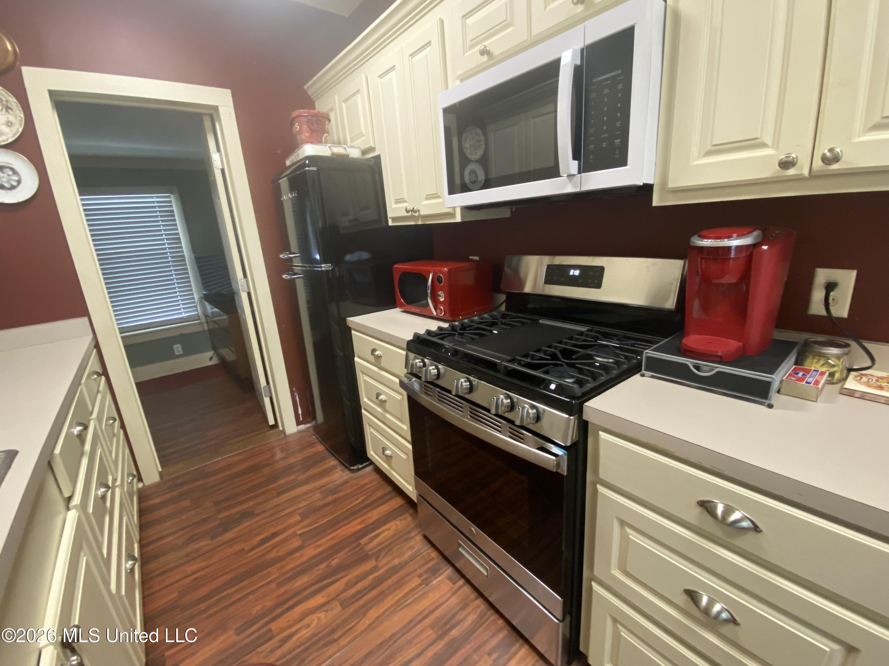 21 Florida Street Property Photo 13