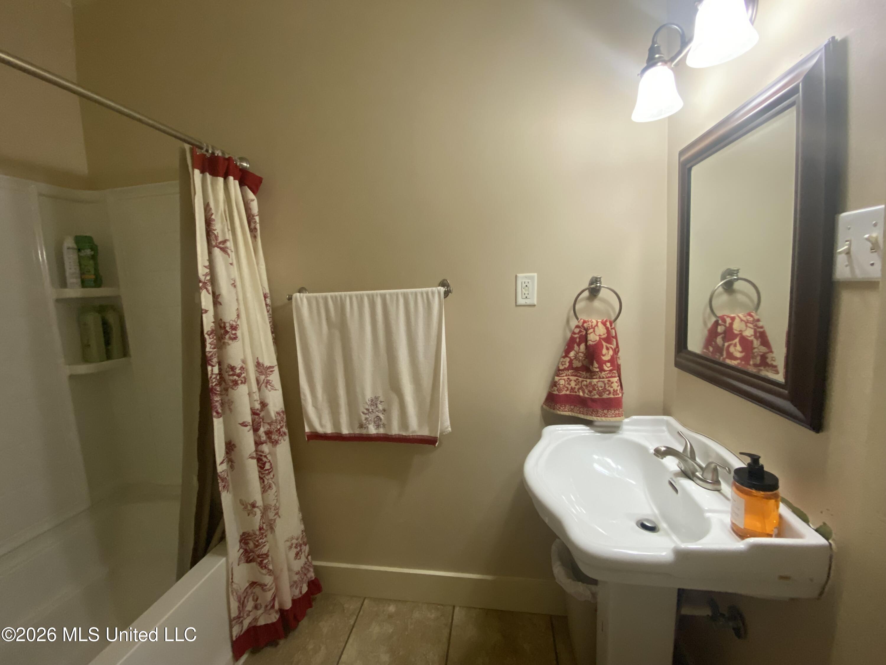 21 Florida Street Property Photo 27