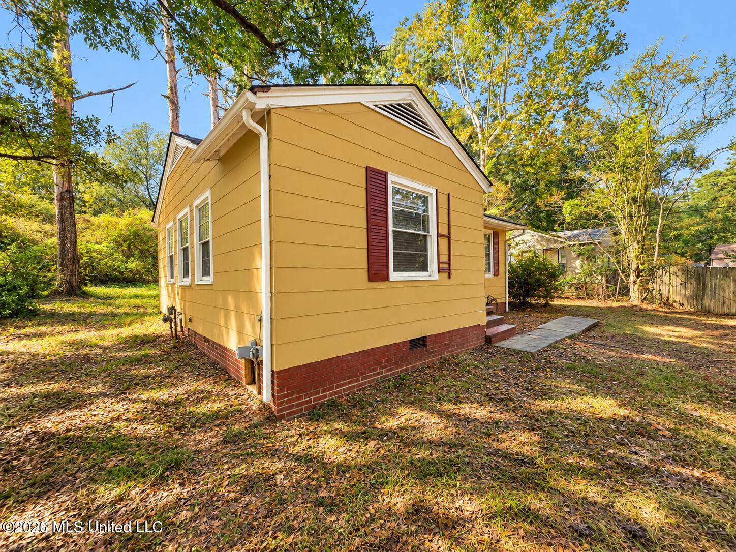 241 Lea Circle Property Photo 2