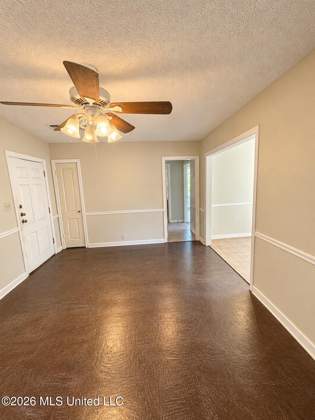 241 Lea Circle Property Photo 3