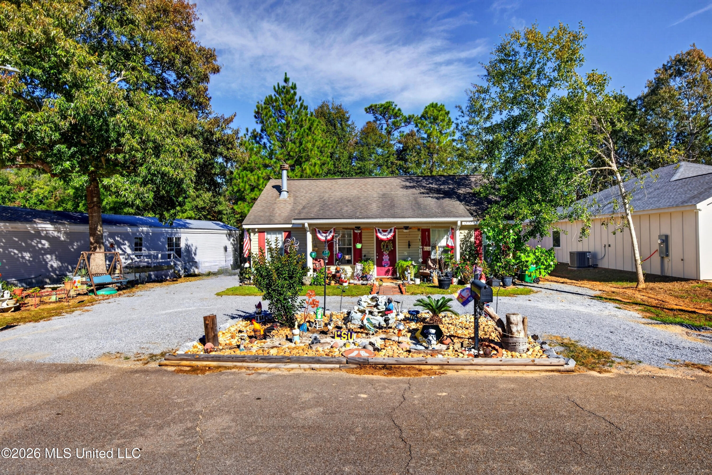 10763 Linohau Way Property Photo 1