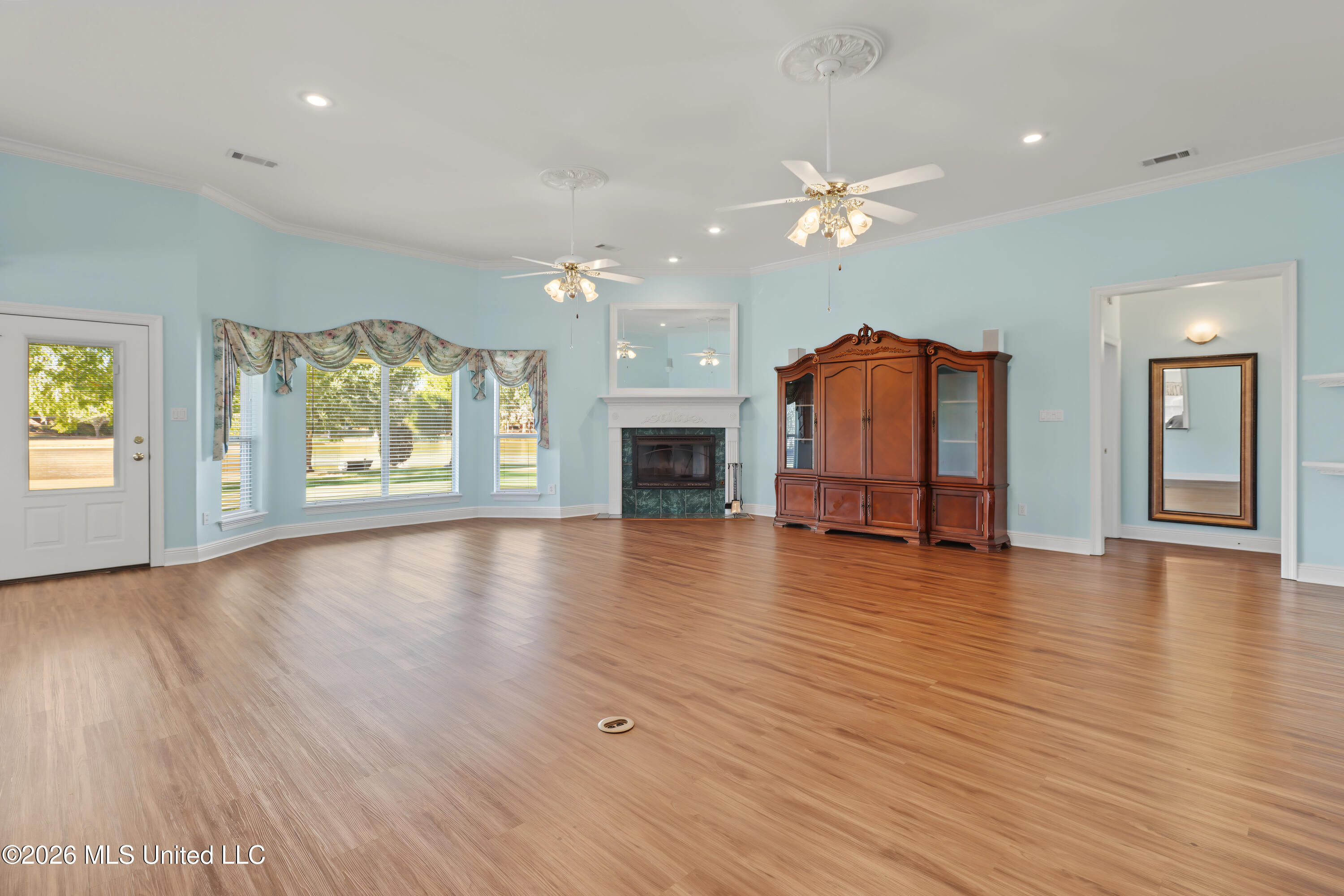 6007 Angler Drive Property Photo 8