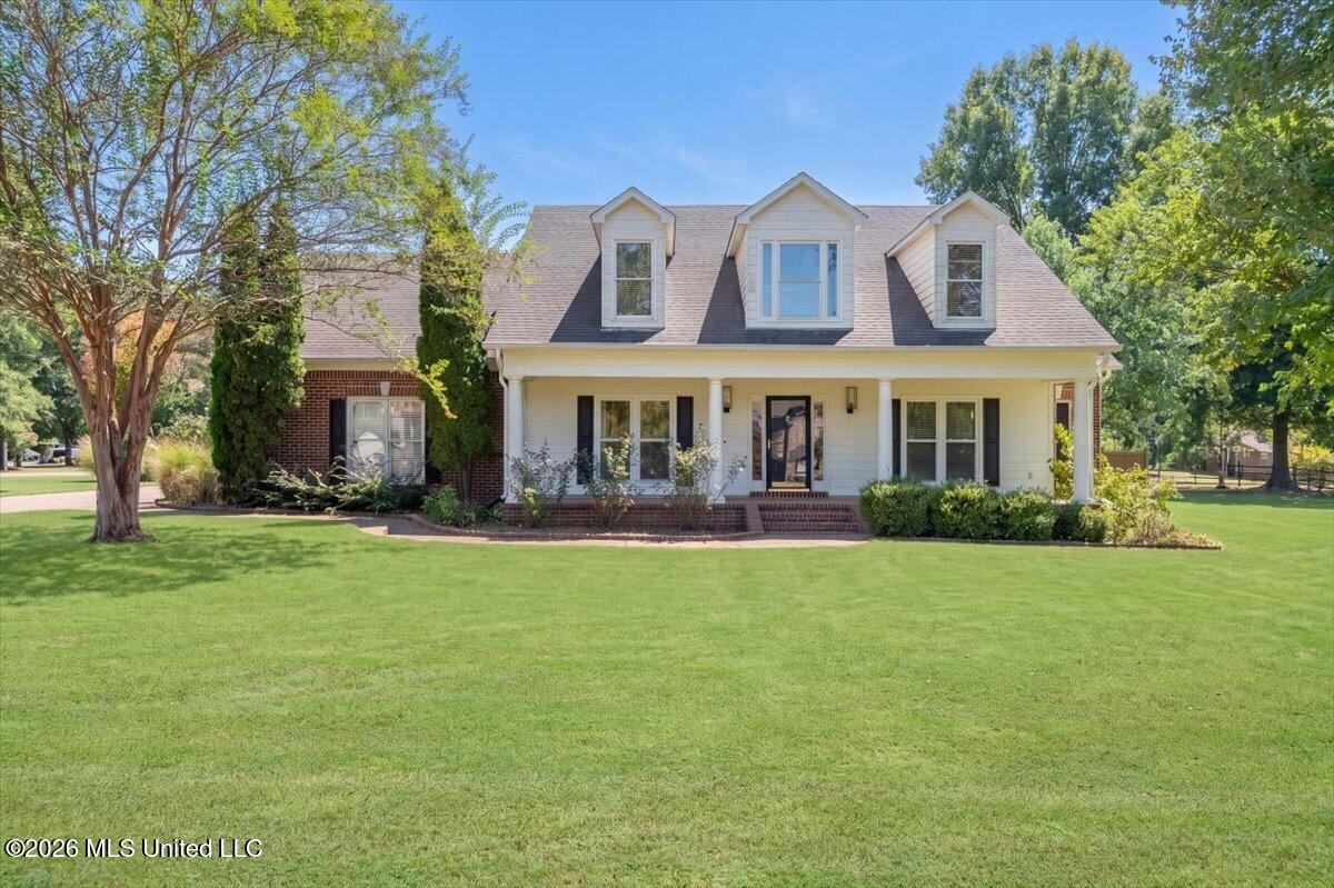 156 Oak Grove Drive Property Photo 1