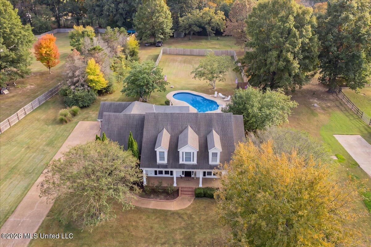 156 Oak Grove Drive Property Photo 2