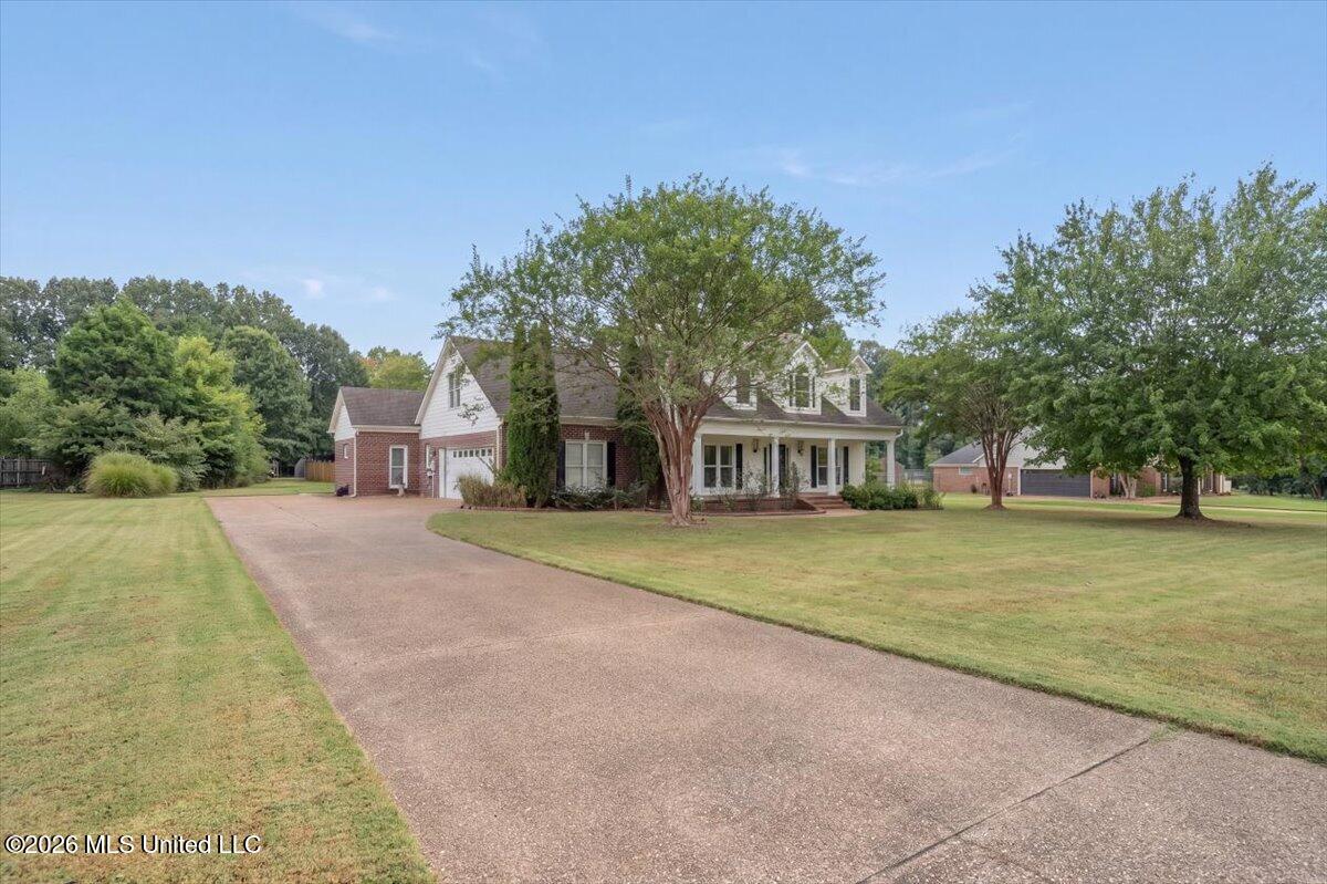 156 Oak Grove Drive Property Photo 3
