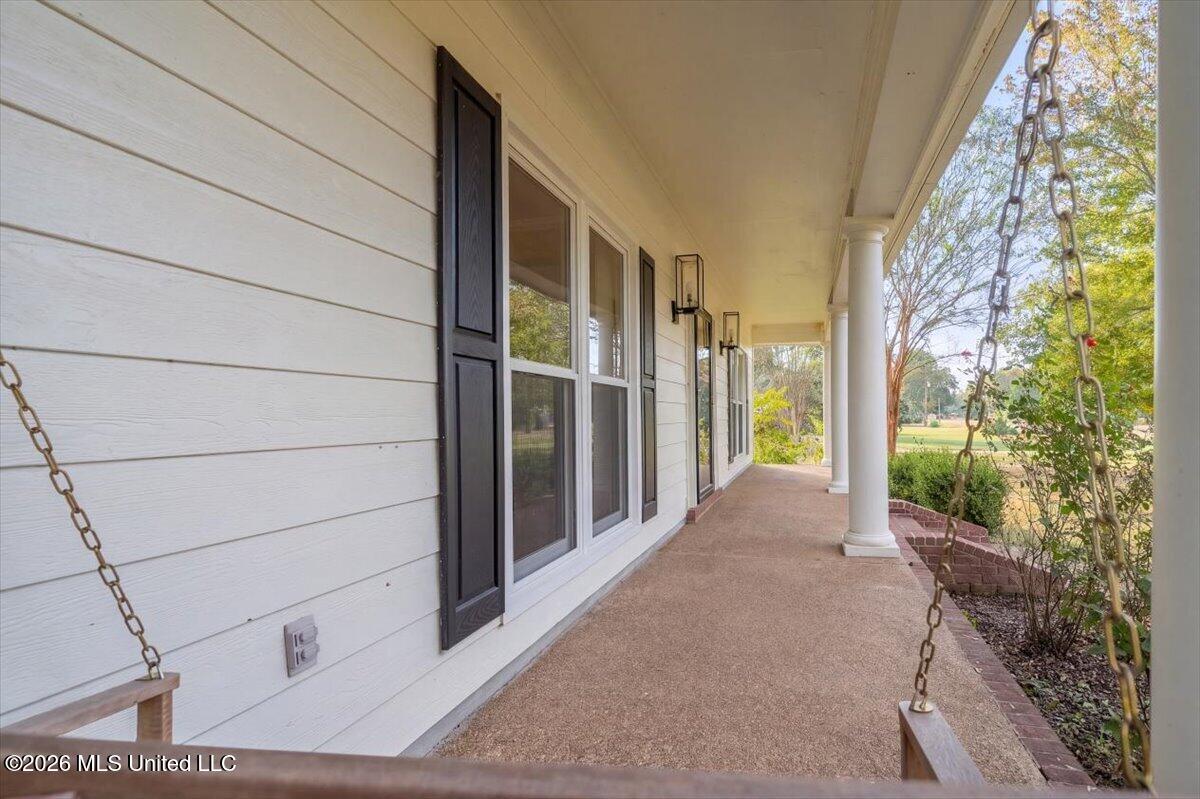 156 Oak Grove Drive Property Photo 4