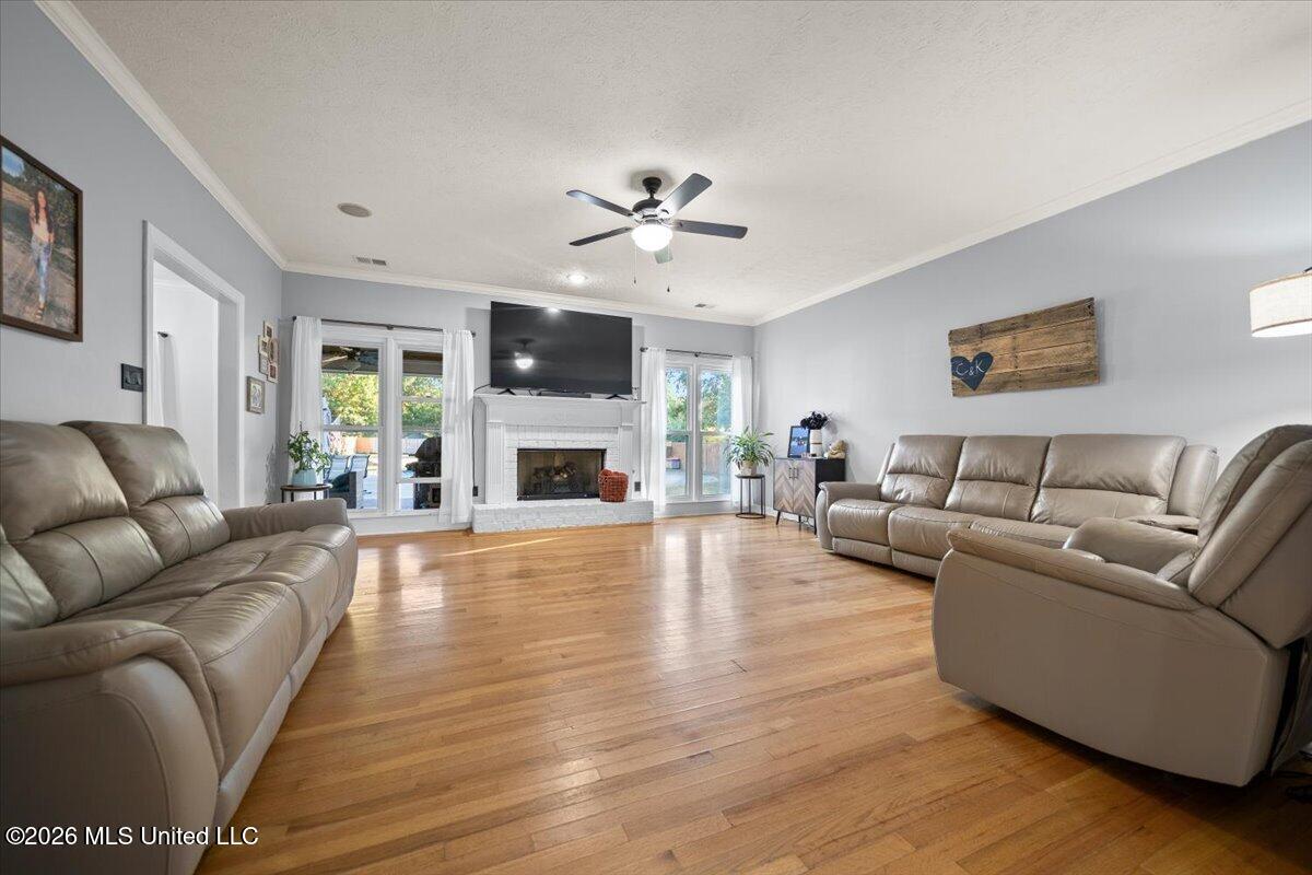 156 Oak Grove Drive Property Photo 9