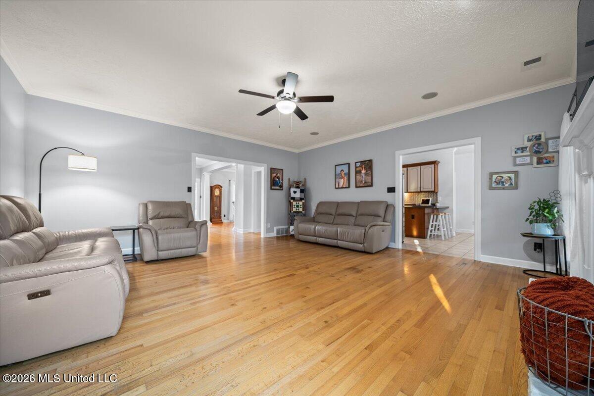 156 Oak Grove Drive Property Photo 11