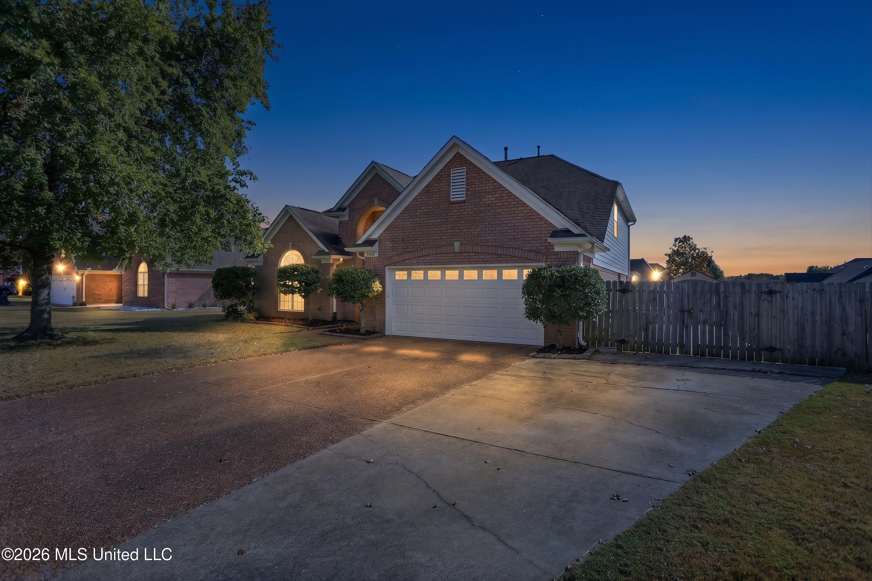 6265 Ivy Oaks Cove Property Photo 2